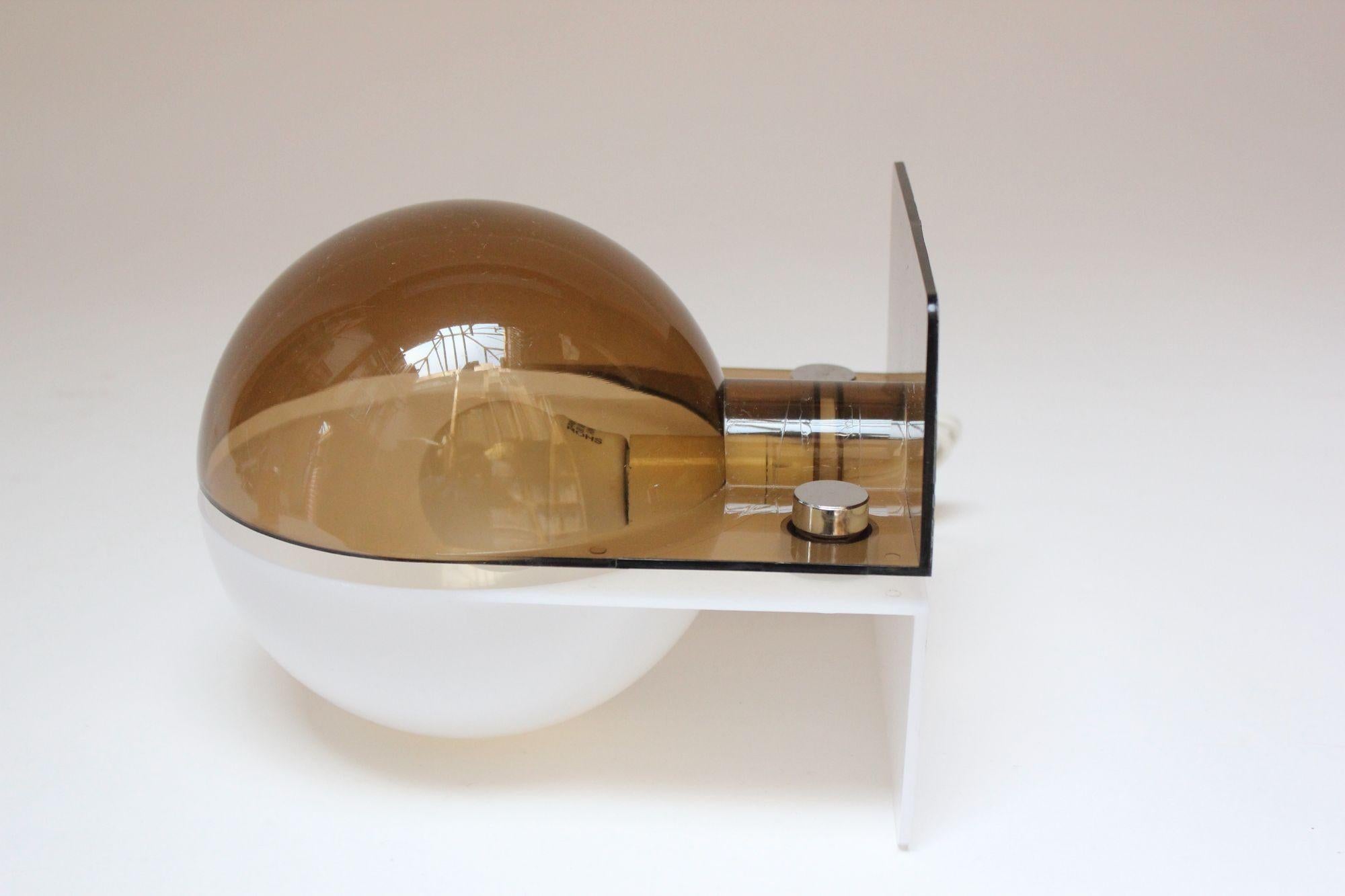 Acrylic Italian 'Sirio' Table Lamp by Sergio Brazzoli & Ermanno Lampa for Guzzini For Sale