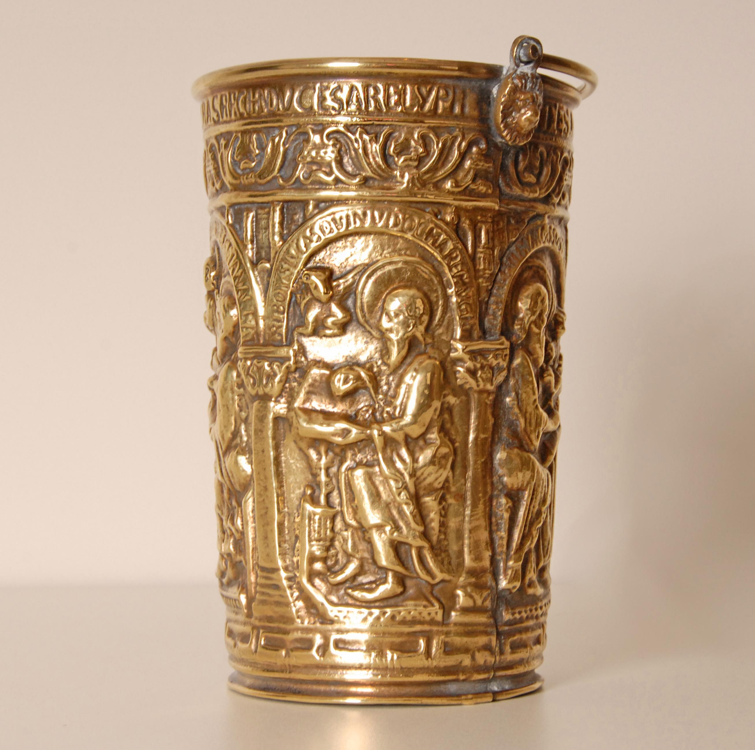Ottone Acquasantiera italiana Situla del XVIII secolo in ottone e zinco in vendita