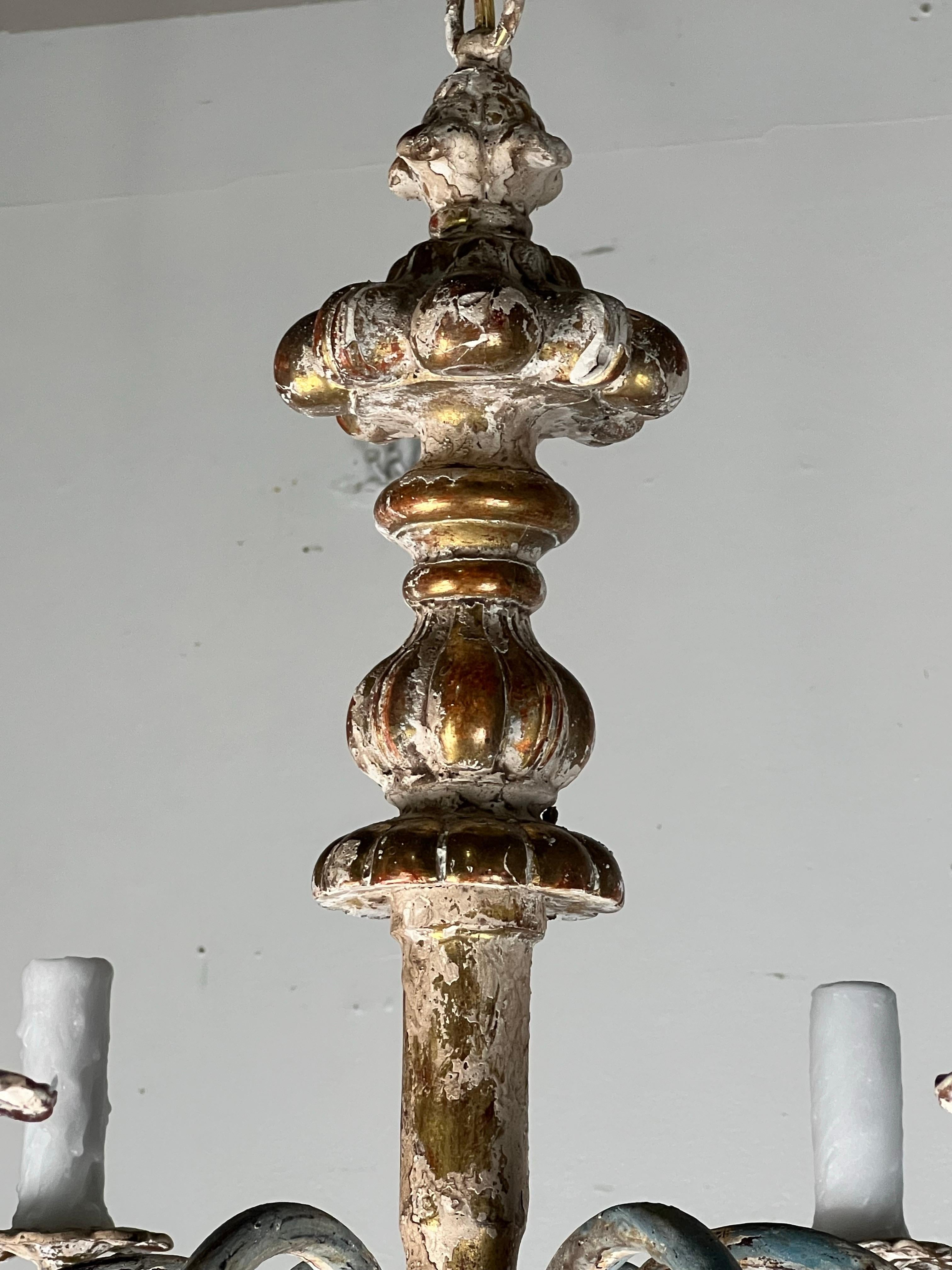 Lustre italien peint à six lumières Abîmé - En vente à Los Angeles, CA