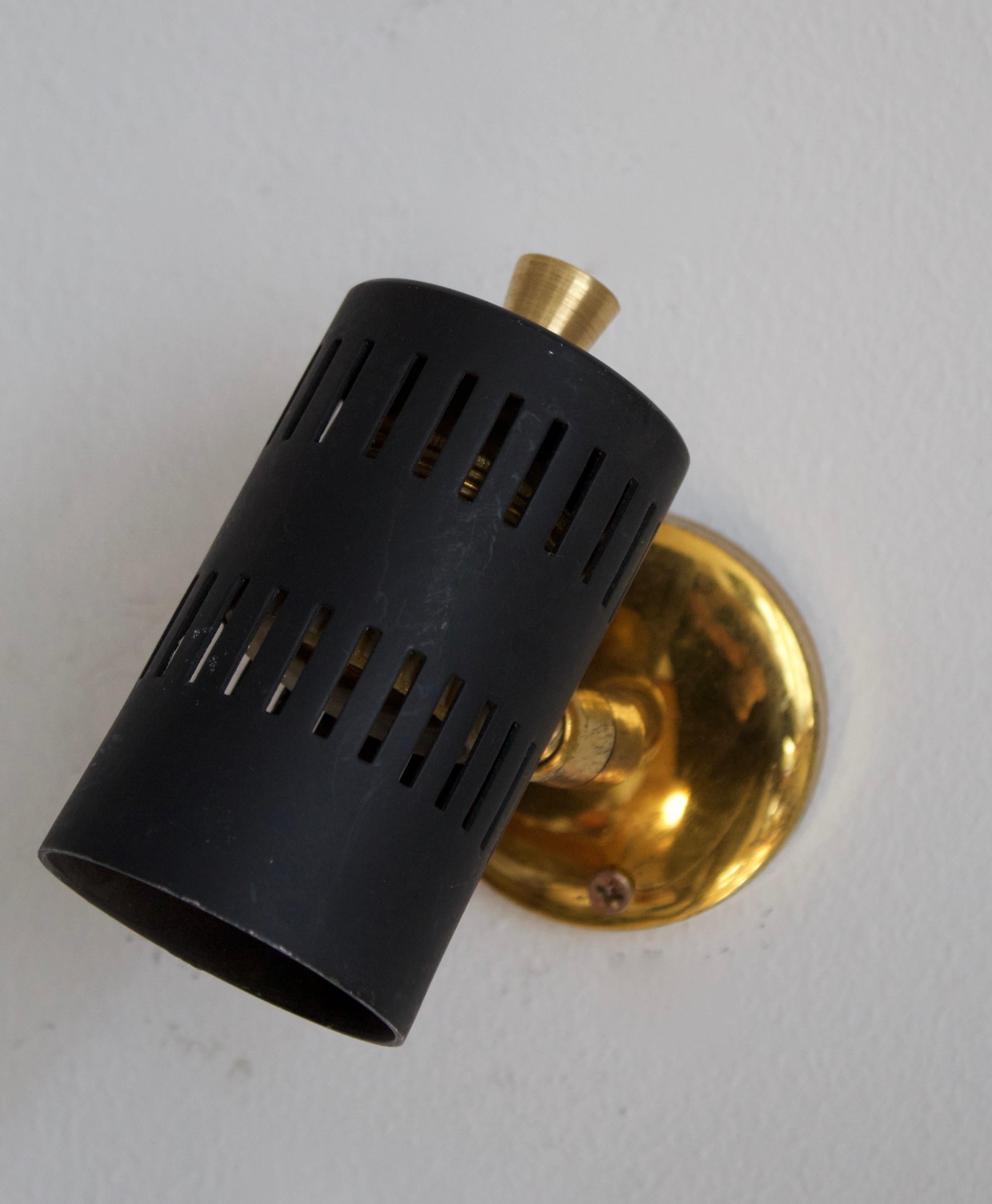 Mid-20th Century Italian, Small Adjustable Wall Light, Brass, Black Lacquered Metal Italy, 1960s