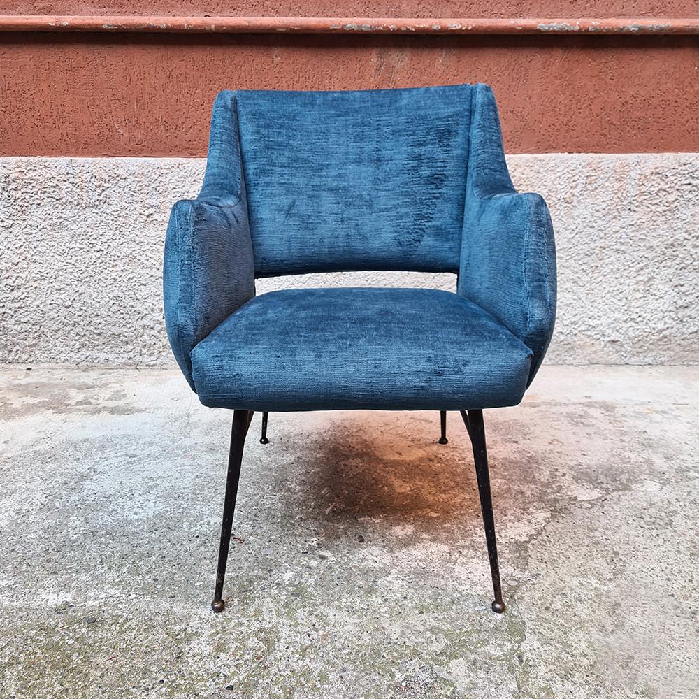 Italian small blue velvet armchair, 1960s.
Seat and back new upholstered in velvet and black metal rod on the legs. Small and comfortable.
Perfect conditions.
Measures: 60 x 52 x 75 H cm.