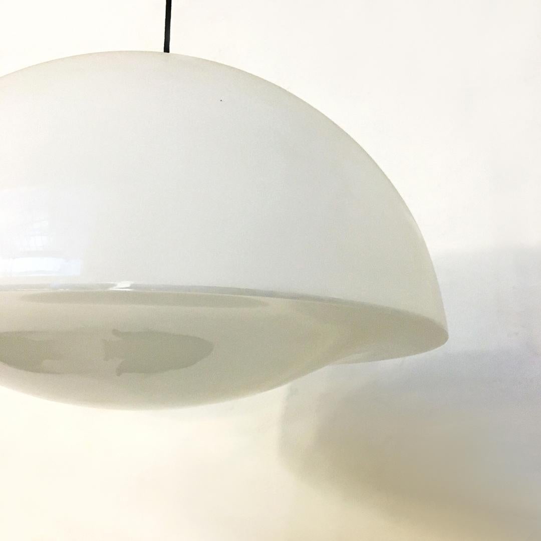 Italian Small Drop Chandeliers Mod. 469 by Tito Agnoli for Oluce, 1970s In Good Condition In MIlano, IT