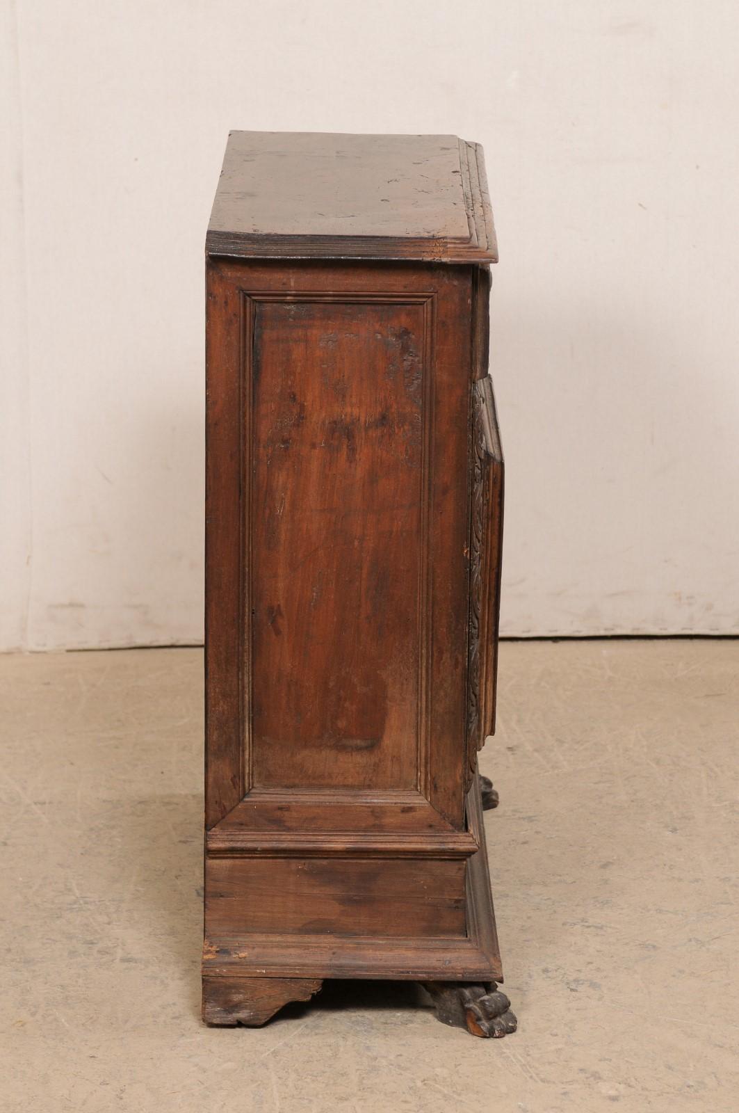 Italian Small-Sized Carved Walnut Cabinet on Paw Feet, Turn of 17th & 18th C. For Sale 5