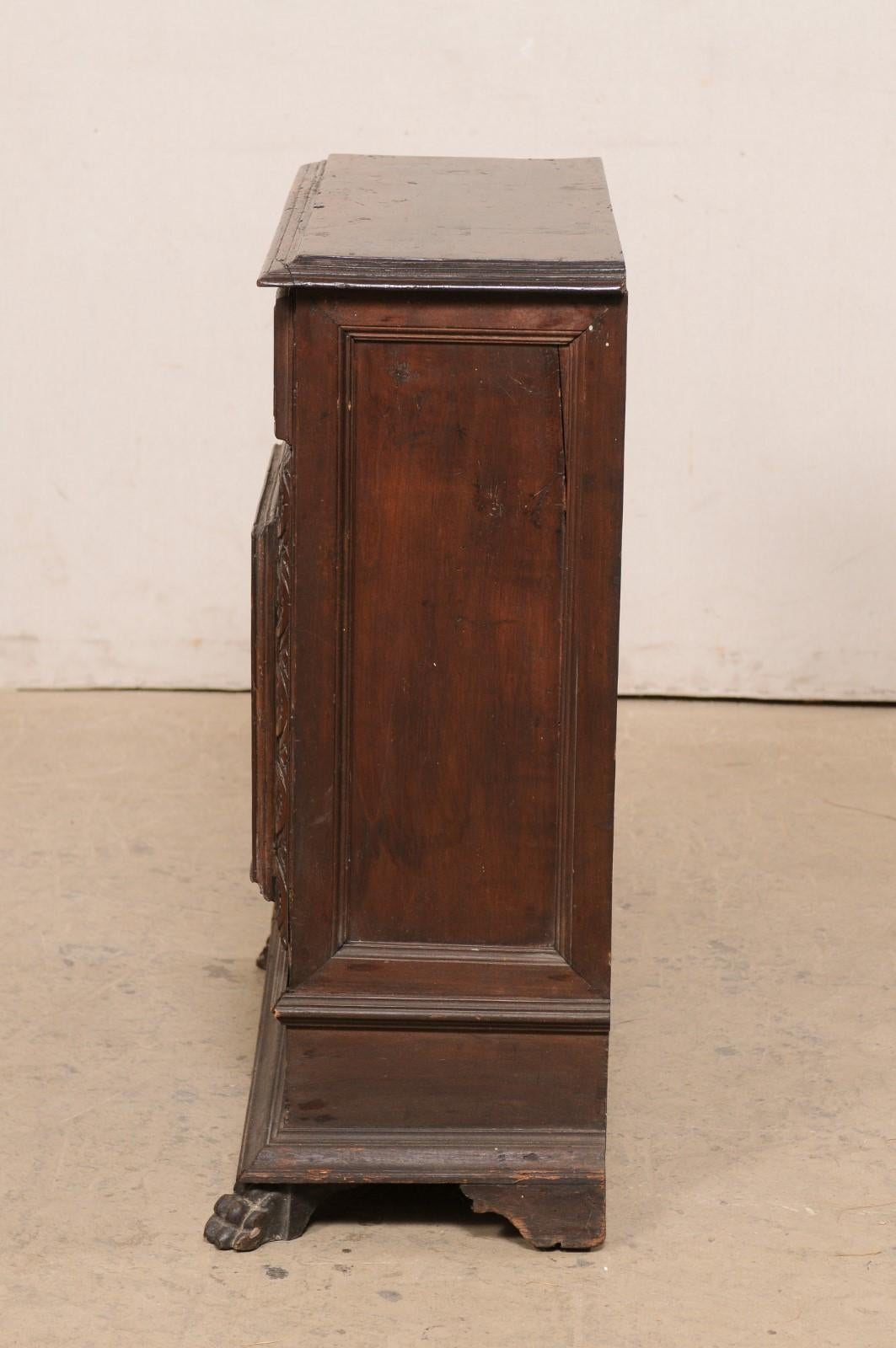 Italian Small-Sized Carved Walnut Cabinet on Paw Feet, Turn of 17th & 18th C. For Sale 7