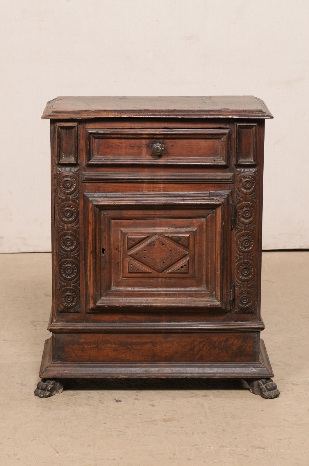 Italian Small-Sized Carved Walnut Cabinet on Paw Feet, Turn of 17th & 18th C. For Sale 8