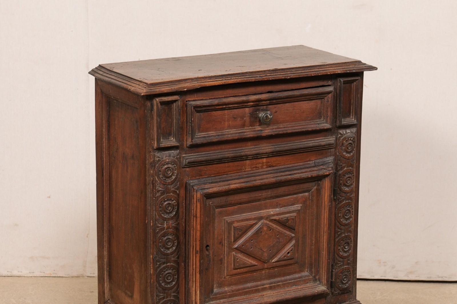 Italian Small-Sized Carved Walnut Cabinet on Paw Feet, Turn of 17th & 18th C. In Good Condition In Atlanta, GA