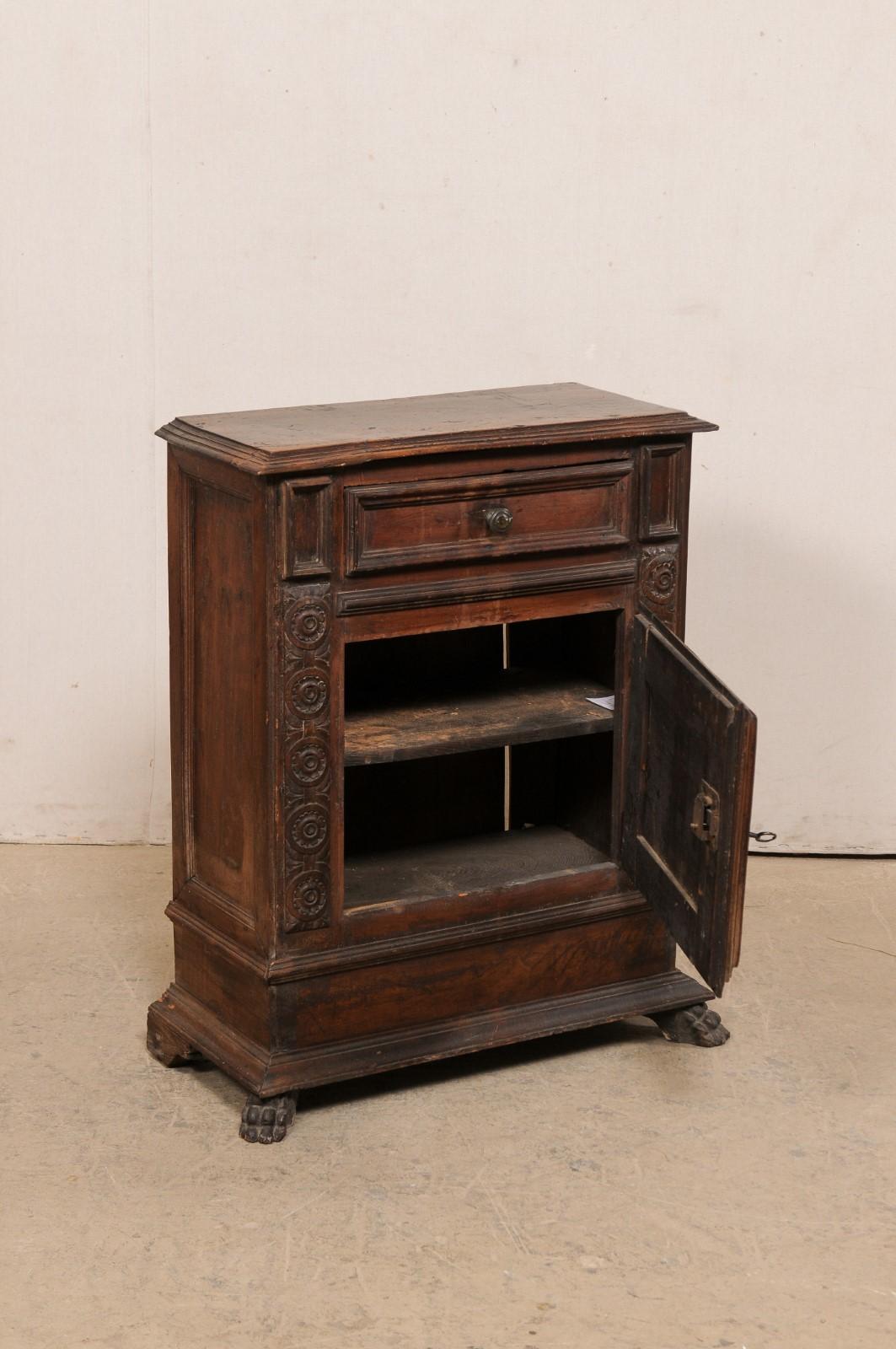 Italian Small-Sized Carved Walnut Cabinet on Paw Feet, Turn of 17th & 18th C. For Sale 3