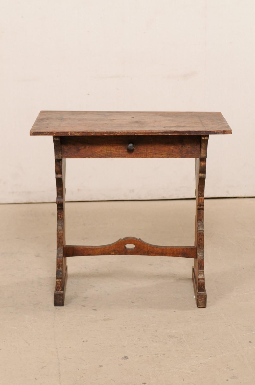 Table ou bureau italien de petite taille avec pieds en sablier en forme de sablier, XIXe siècle en vente 7