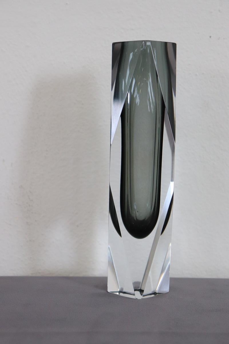 Vaso in vetro artistico grigio fumé italiano, Flavio Poli per A. Mandruzzato, anni '60 In condizioni ottime in vendita a Casale Monferrato, IT