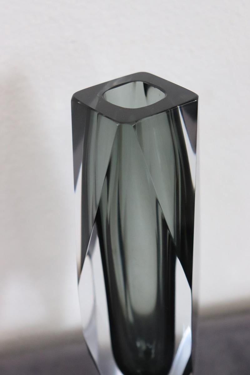 Vaso in vetro artistico grigio fumé italiano, Flavio Poli per A. Mandruzzato, anni '60 in vendita 1
