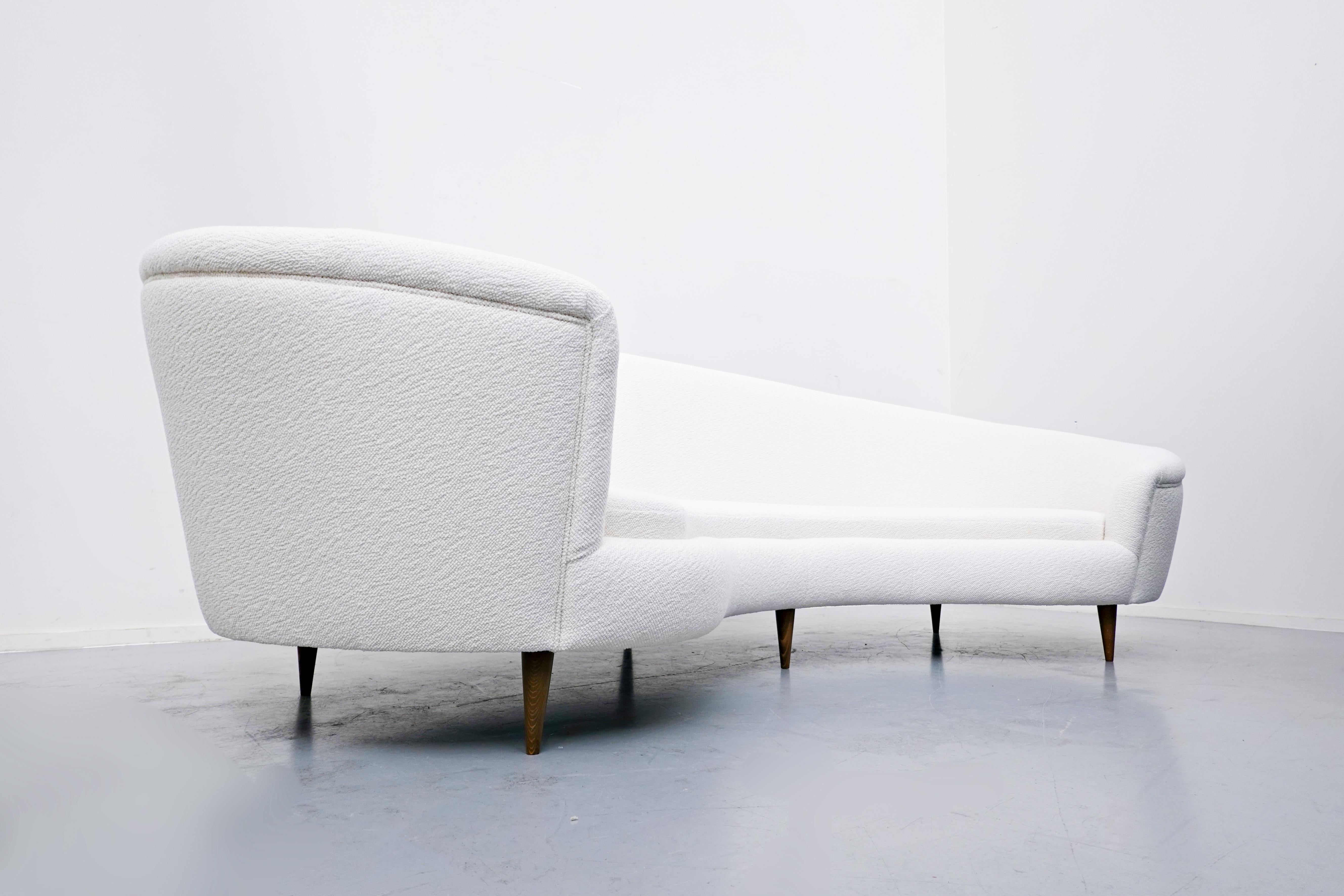 Mid-Century Modern Italian White Sofa in Fabric, 1960s, New Upholstery, European

Italian sofa, 1960s
New upholstery.