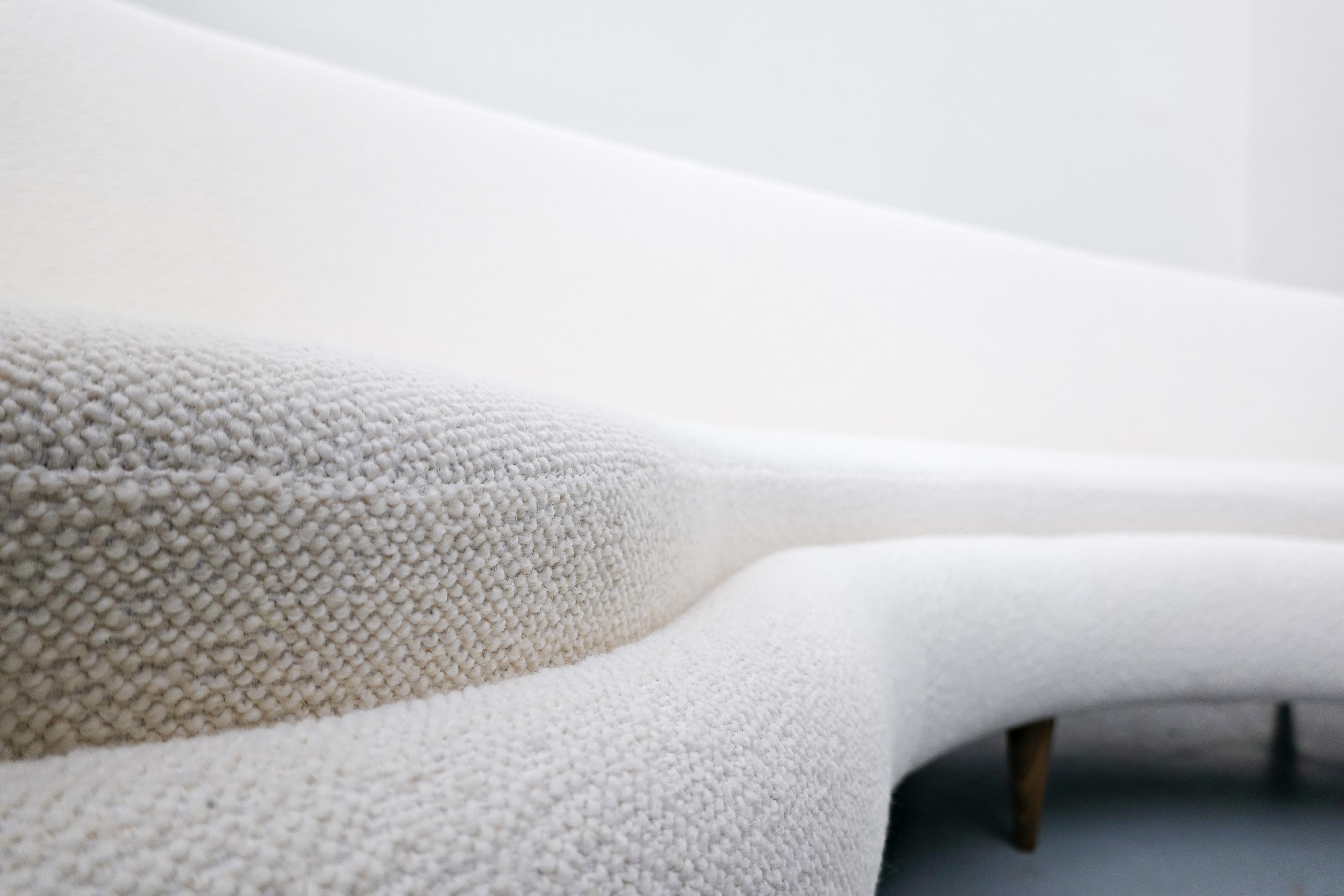Mid-Century Modern Italian White Sofa in Fabric, 1960s, New Upholstery 3