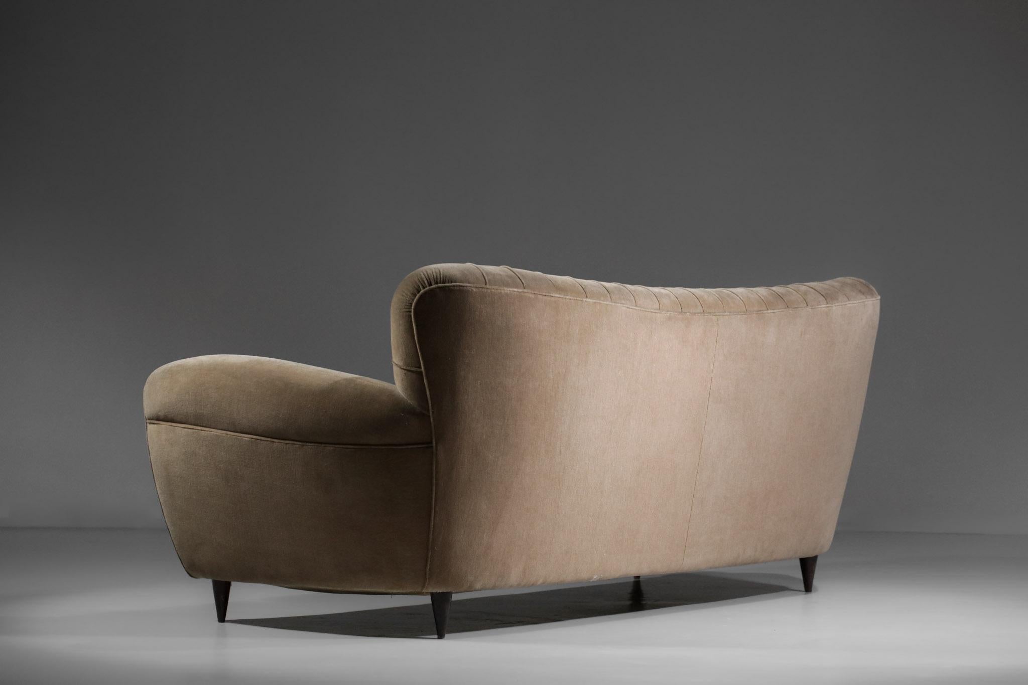 Italian Sofa in the style of Gio Ponti Design In Good Condition In Lyon, FR