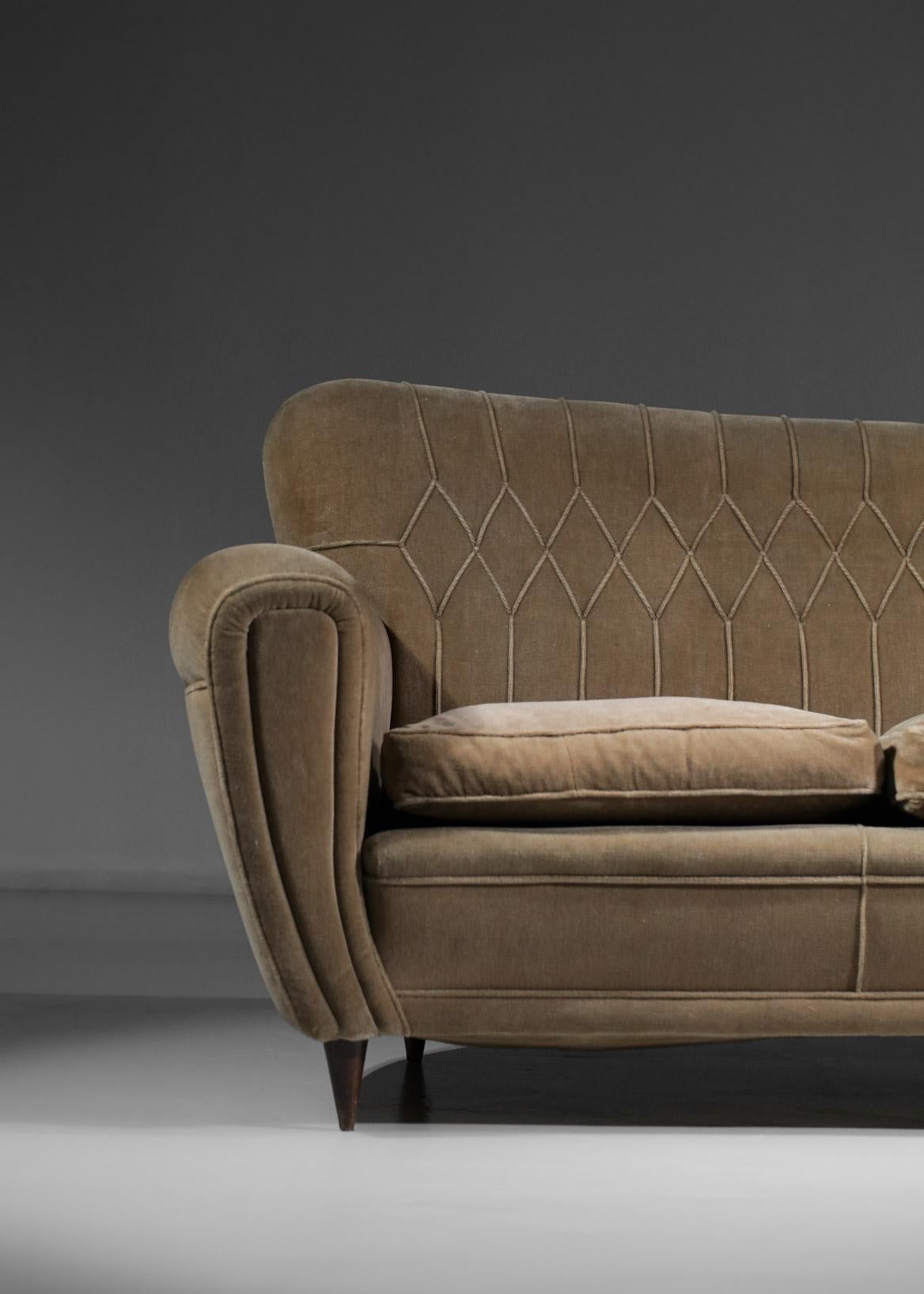 Italian Sofa in the style of Gio Ponti Design 1