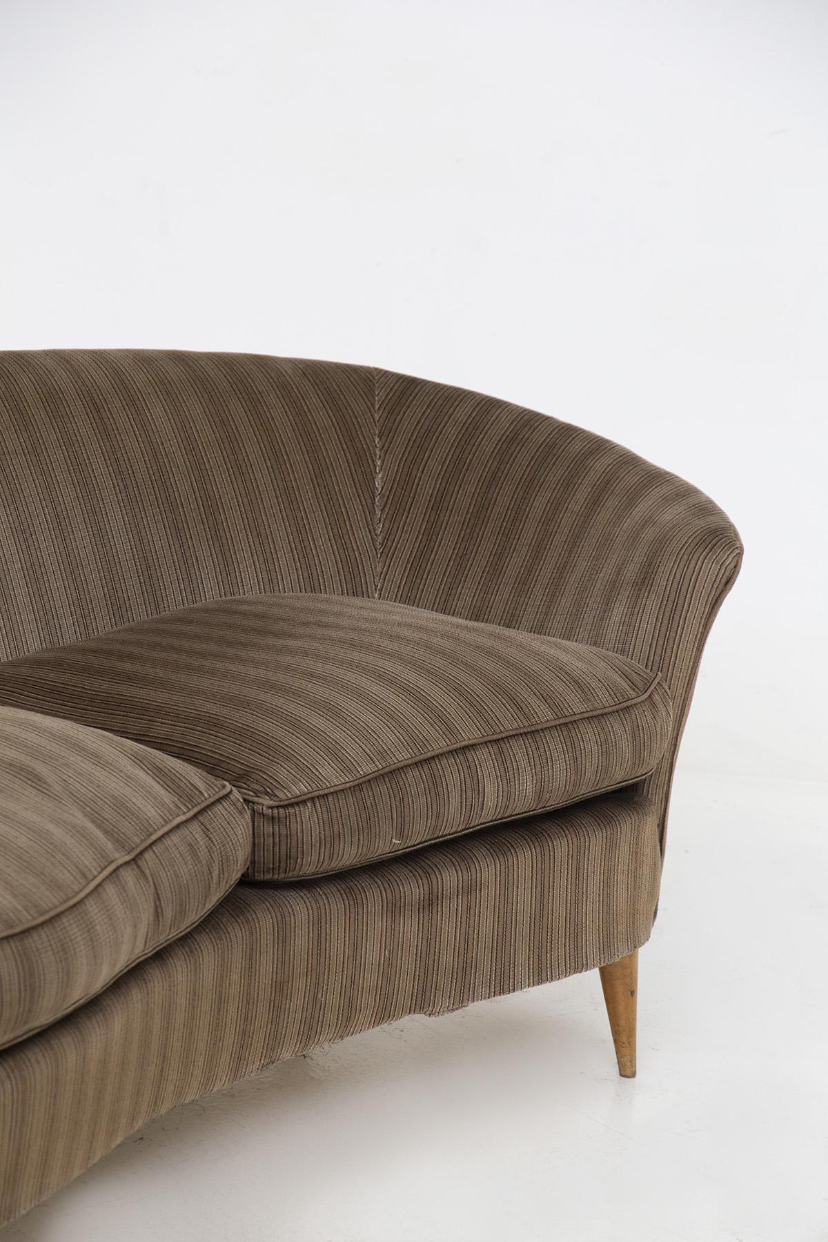 Velvet Italian Sofa attributed to Ico Parisi in original fabric For Sale