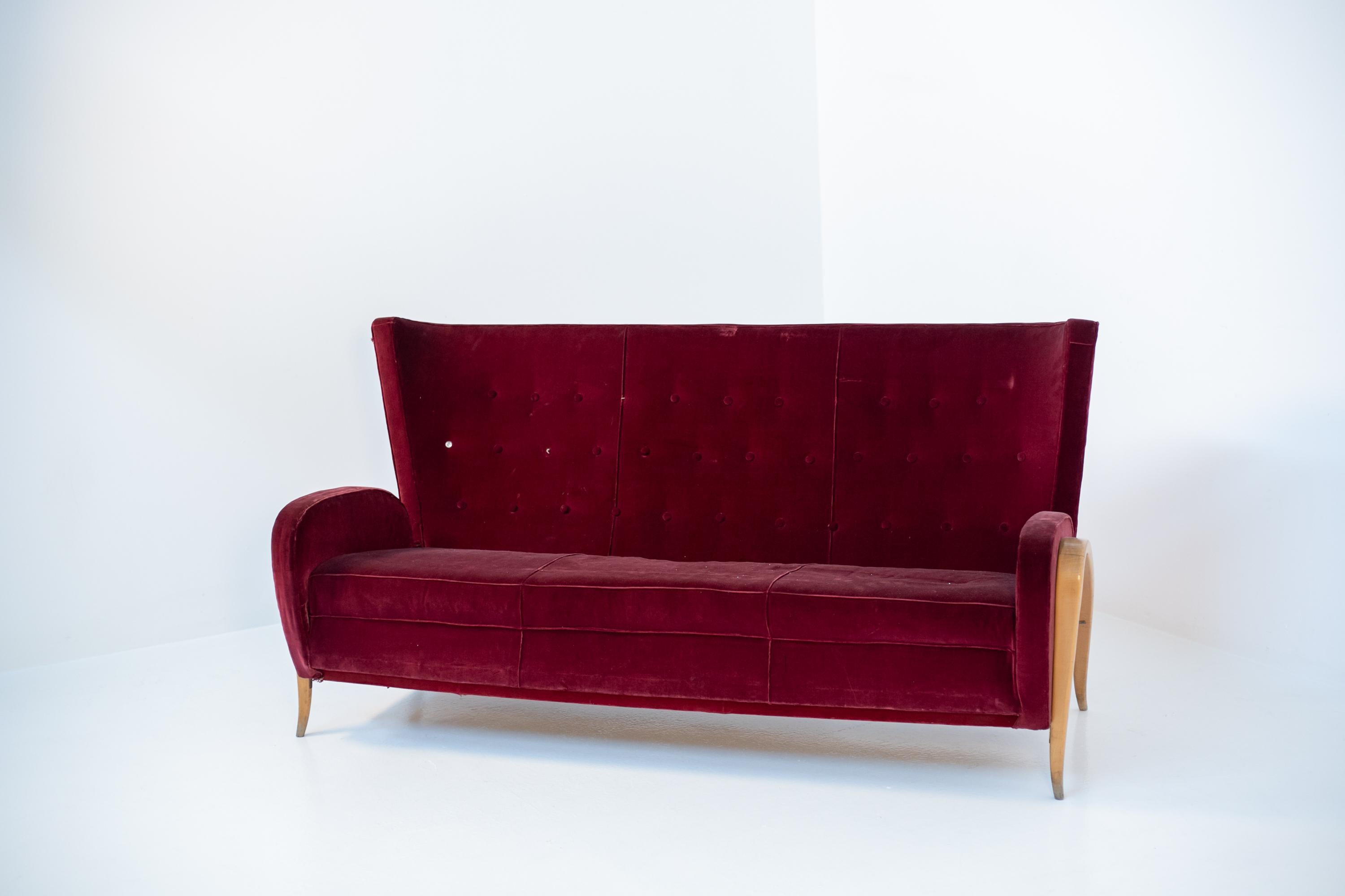 Italian Sofa Attributed to Paolo Buffa in Red Velvet and Wood In Good Condition In Milano, IT