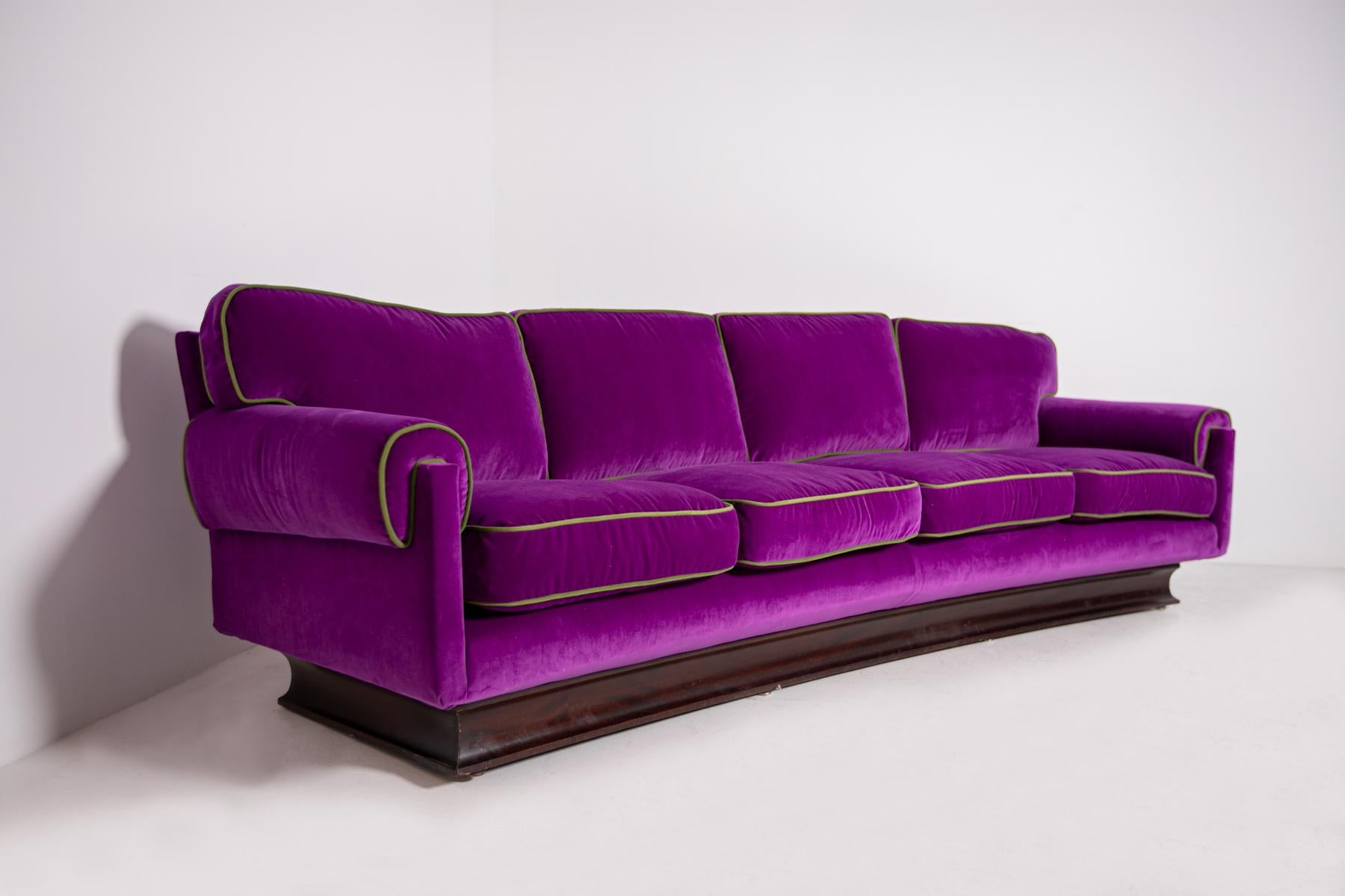 Italian Sofà Attr. Pier luigi Colli in Purple Velvet and Green, 1950s 1