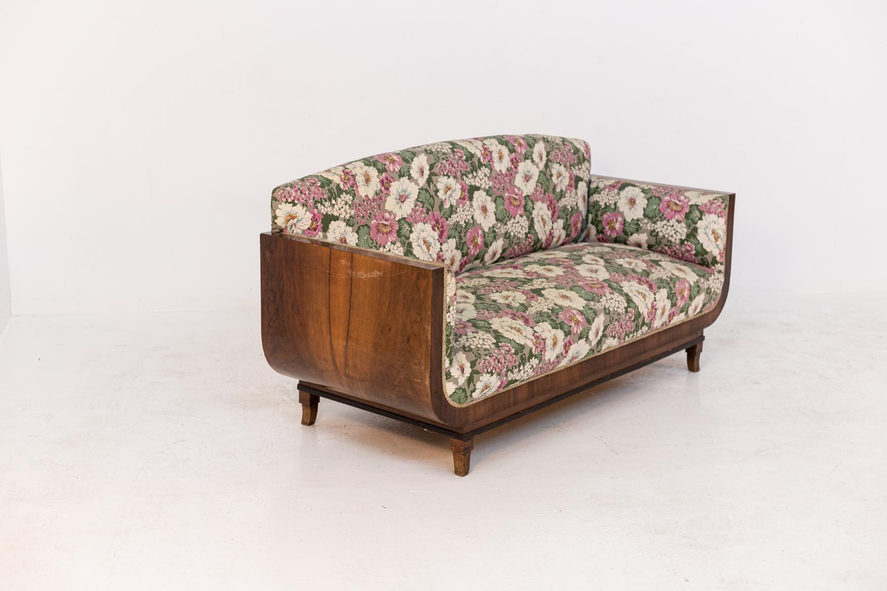 Mid-Century Modern Italian Sofa by Gaetano and Osvaldo Borsani in Wood and Original Fabric