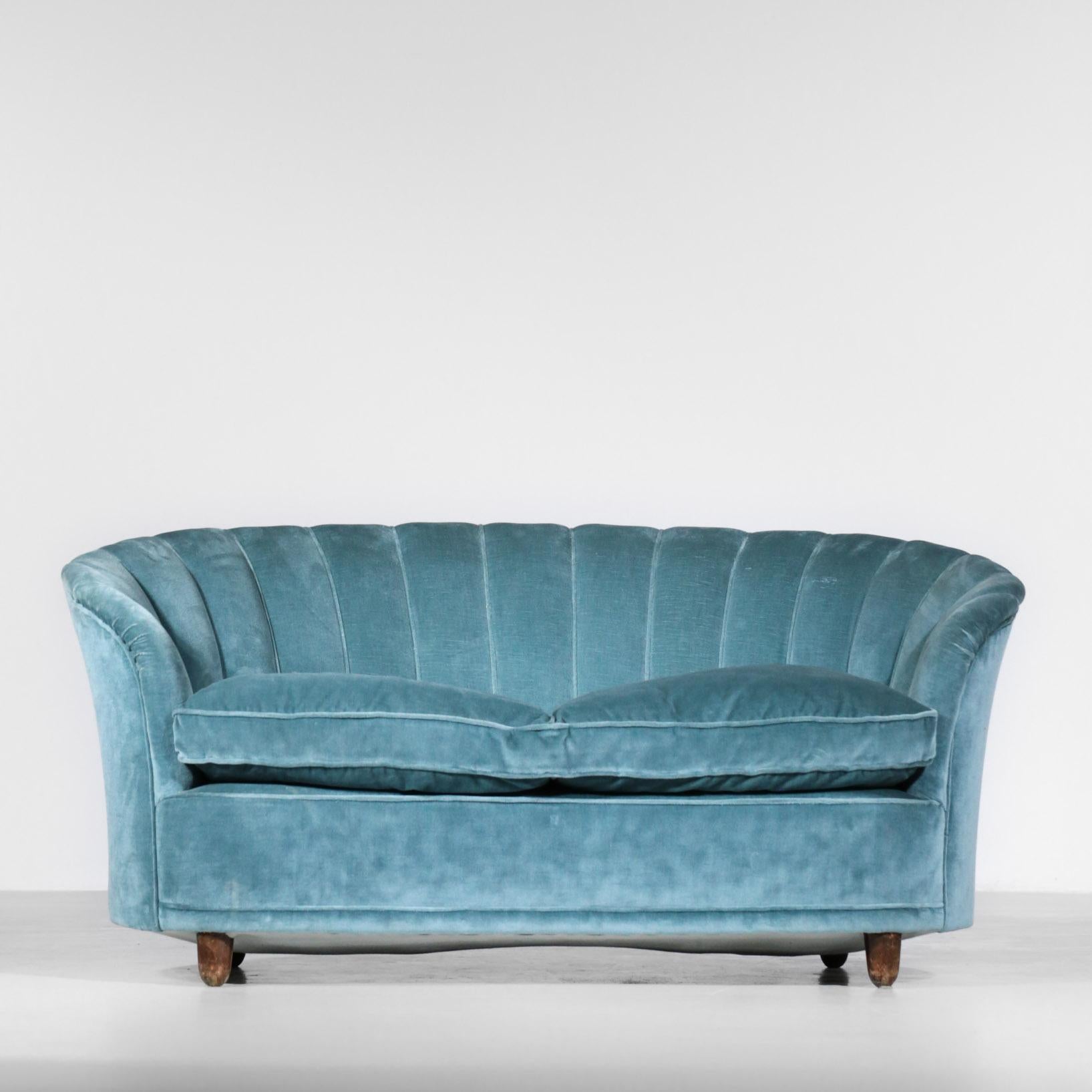 Pair of Italian armchair by Gio Ponti. Original velvet fabric (some signs of use, see photos).