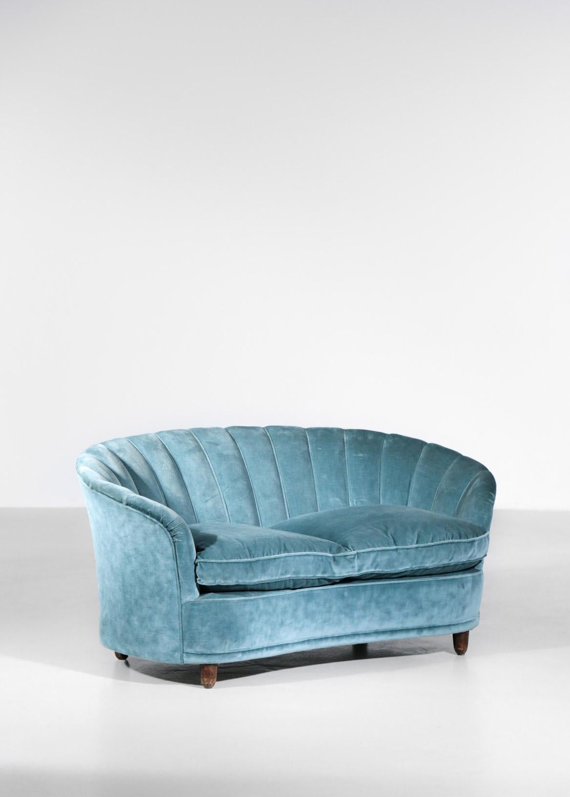 Italian Sofa by Gio Ponti Design 1960s Velvet Vintage Designer 2 Seat In Good Condition In Lyon, FR