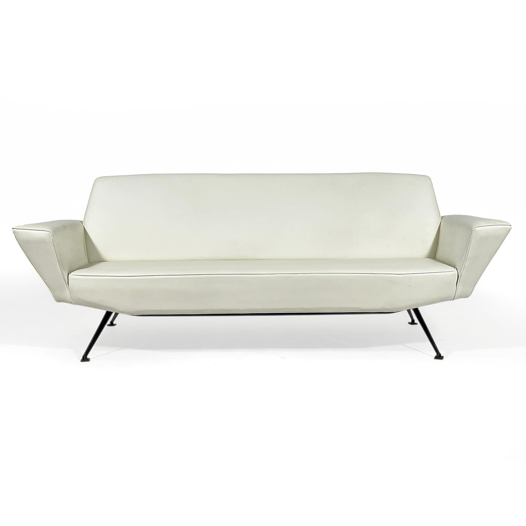 Mid-Century Modern Italian Sofa by Studio Tecnico for Lenzi For Sale