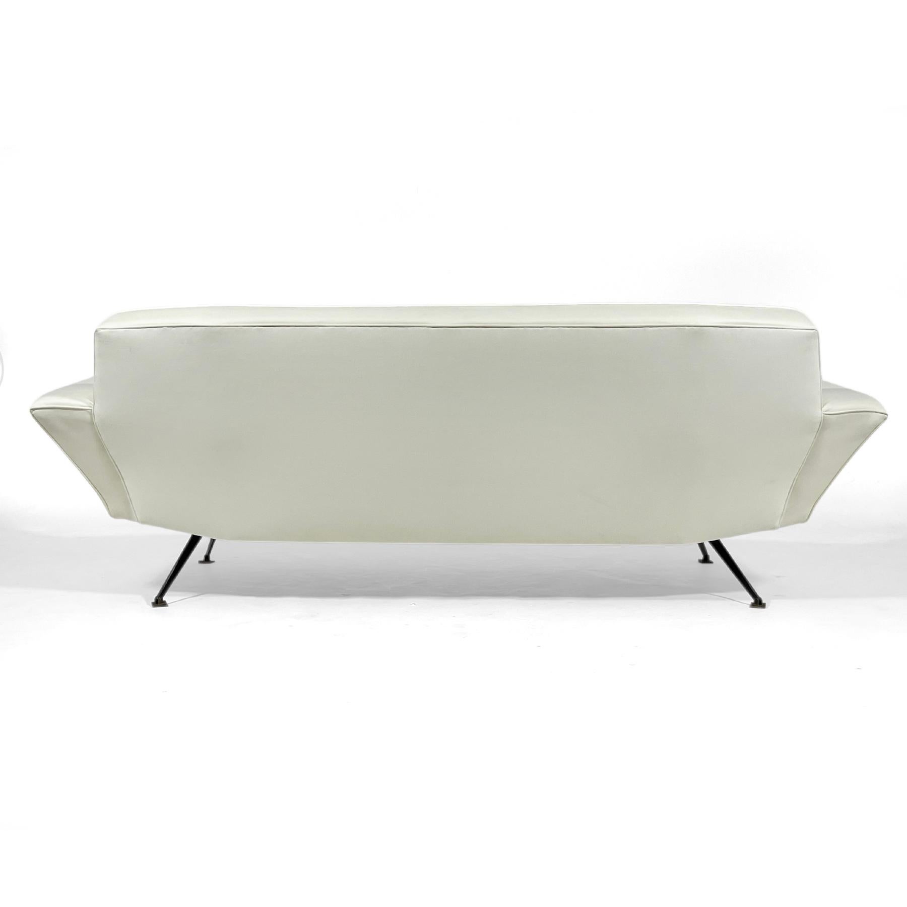 Italian Sofa by Studio Tecnico for Lenzi For Sale 1