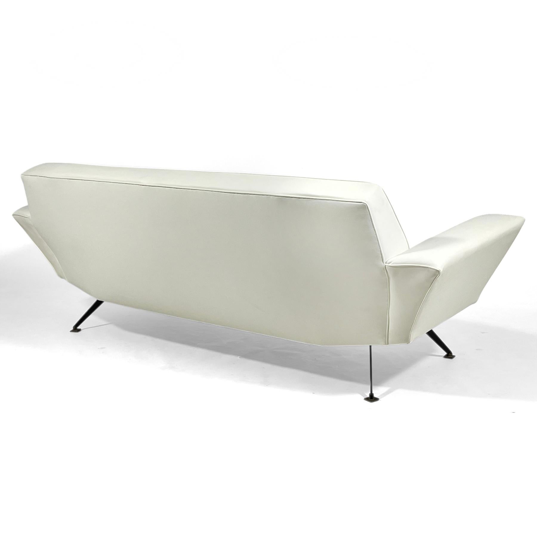 Italian Sofa by Studio Tecnico for Lenzi For Sale 2
