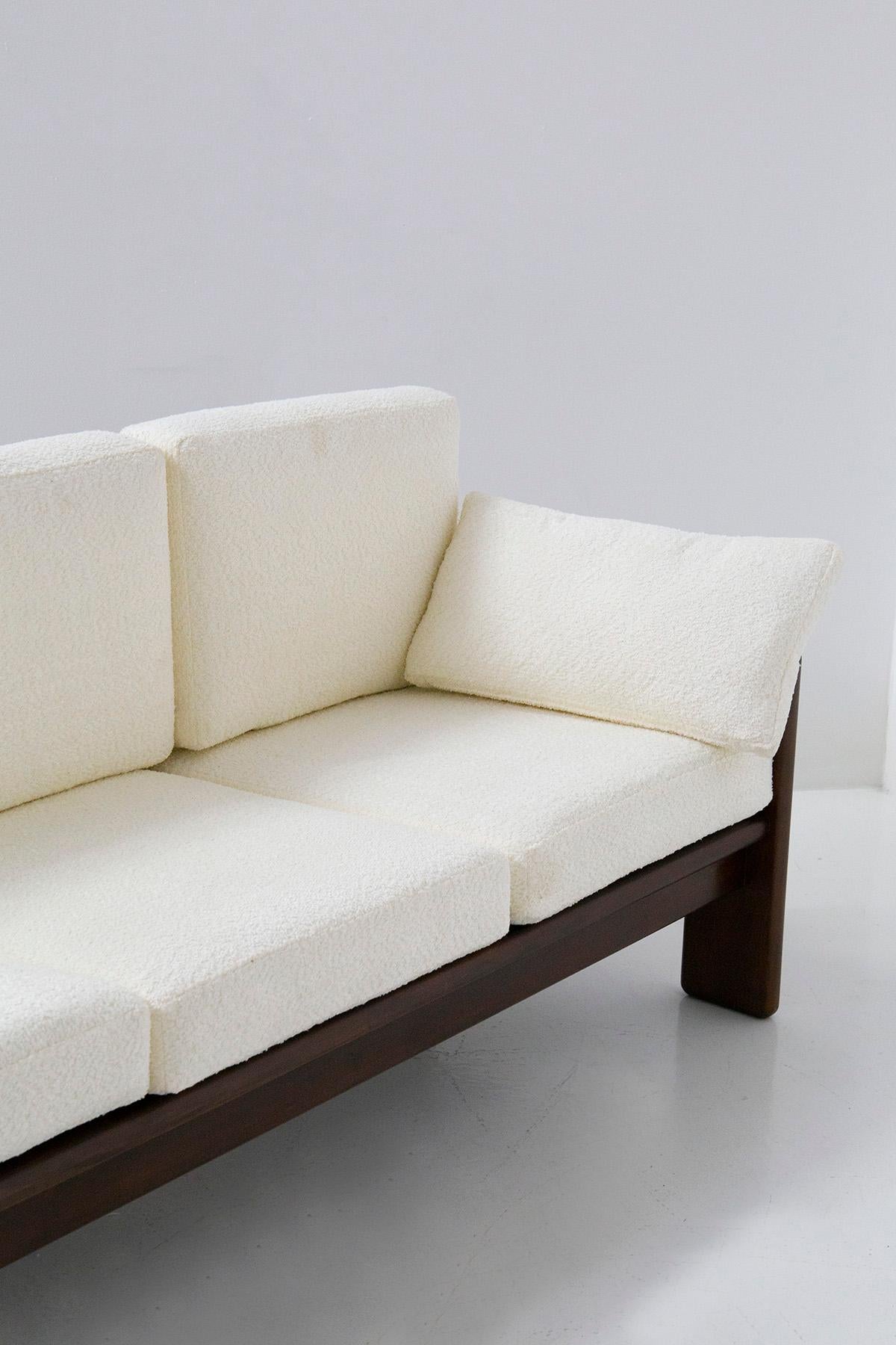 Italian Sofa by Serafino Arrighi in White Bouclé For Sale 5