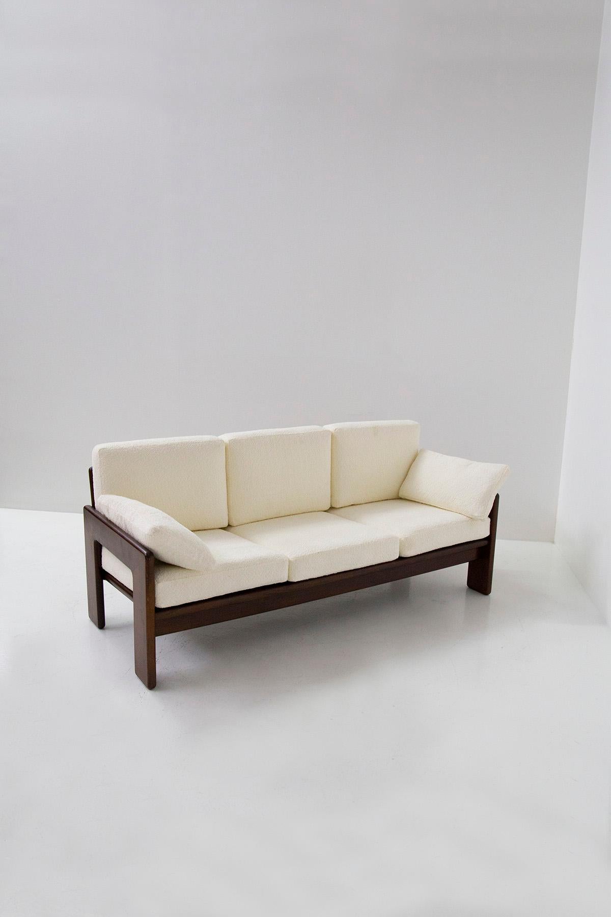 Mid-Century Modern Italian Sofa by Serafino Arrighi in White Bouclé For Sale
