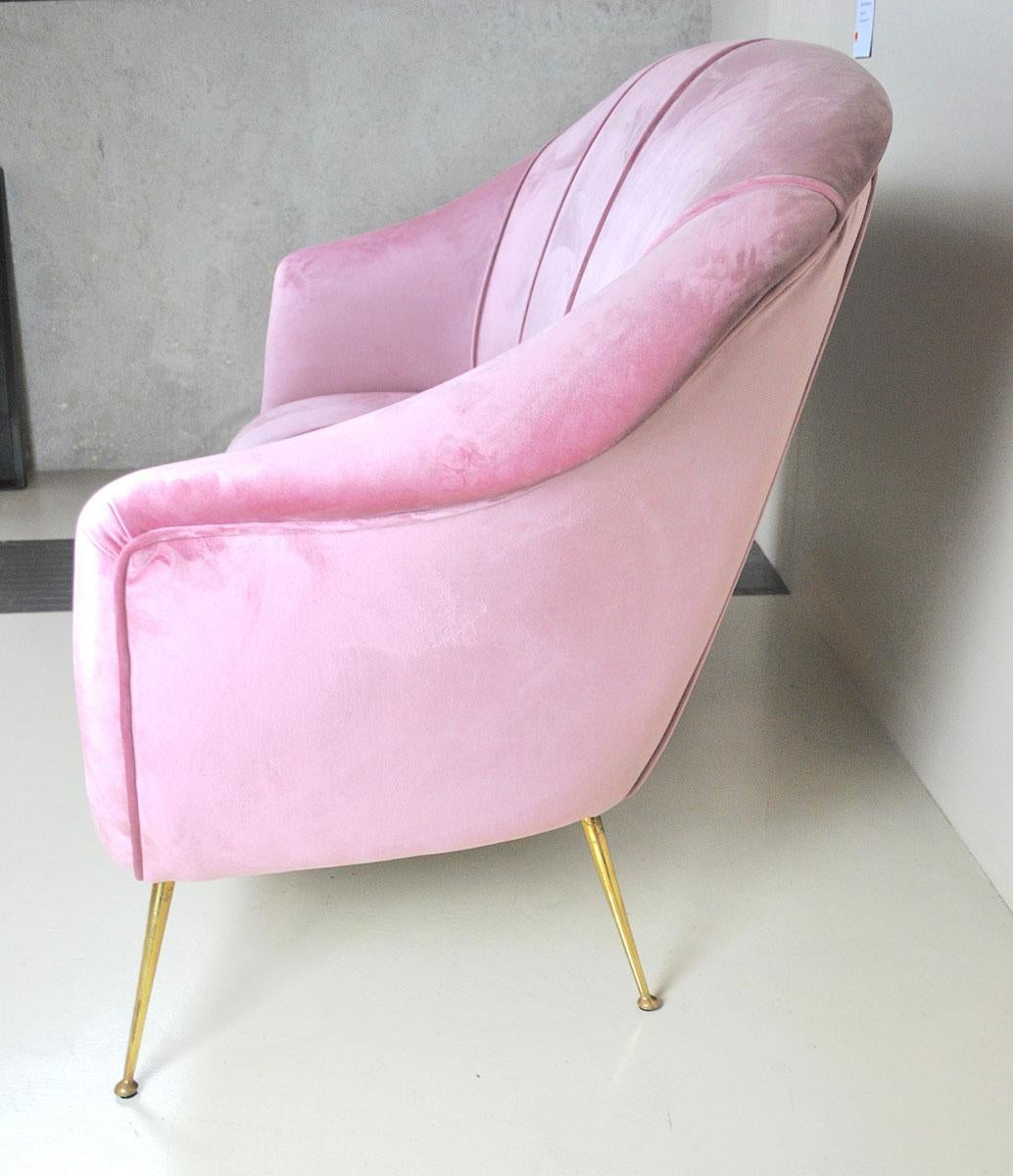 Italian Sofa, Early 1960s, in pink velvet and Brass Feet 1