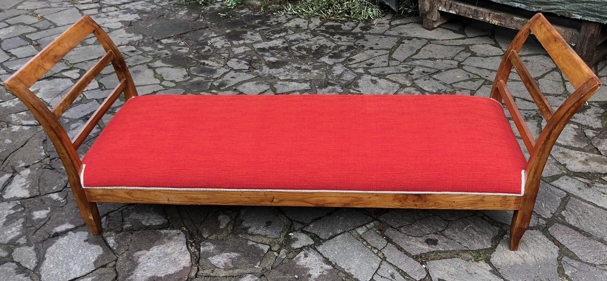 Italian uncommon Sofa Original in Boxwood  In Good Condition In Buggiano, IT