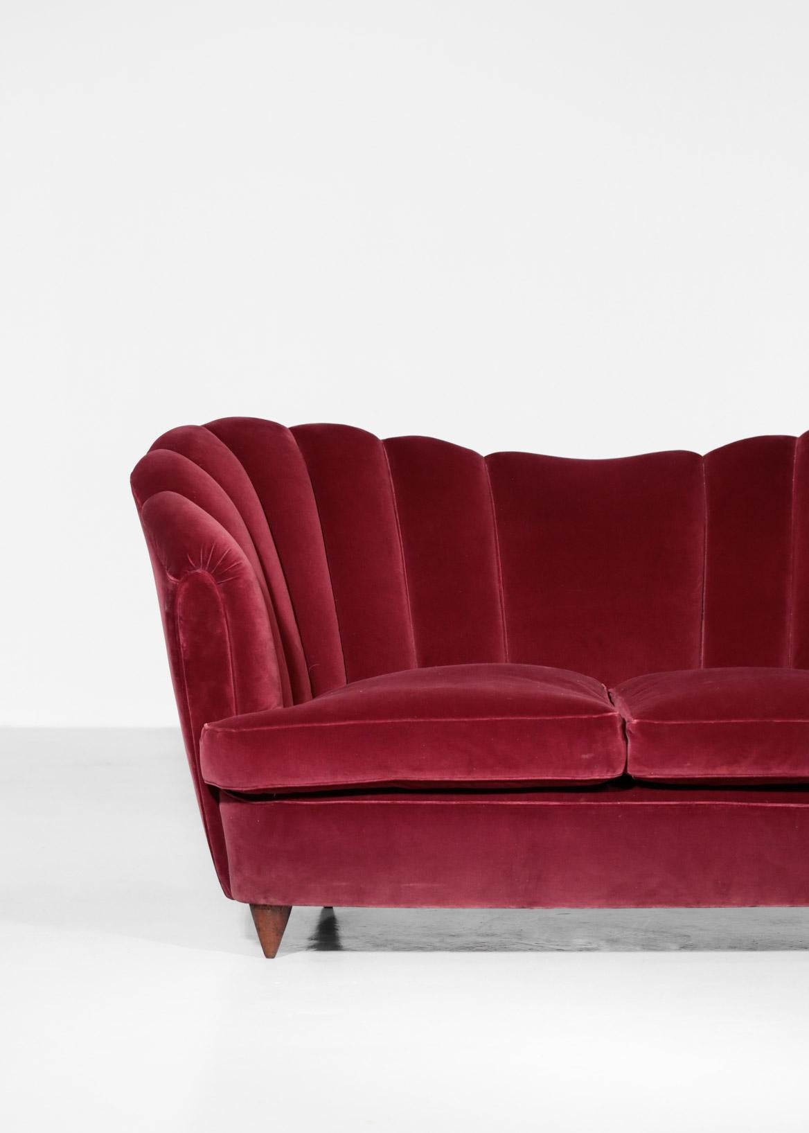 Mid-Century Modern Italian Sofa Gio Ponti Style 1960s Burgundy Velvet For Sale