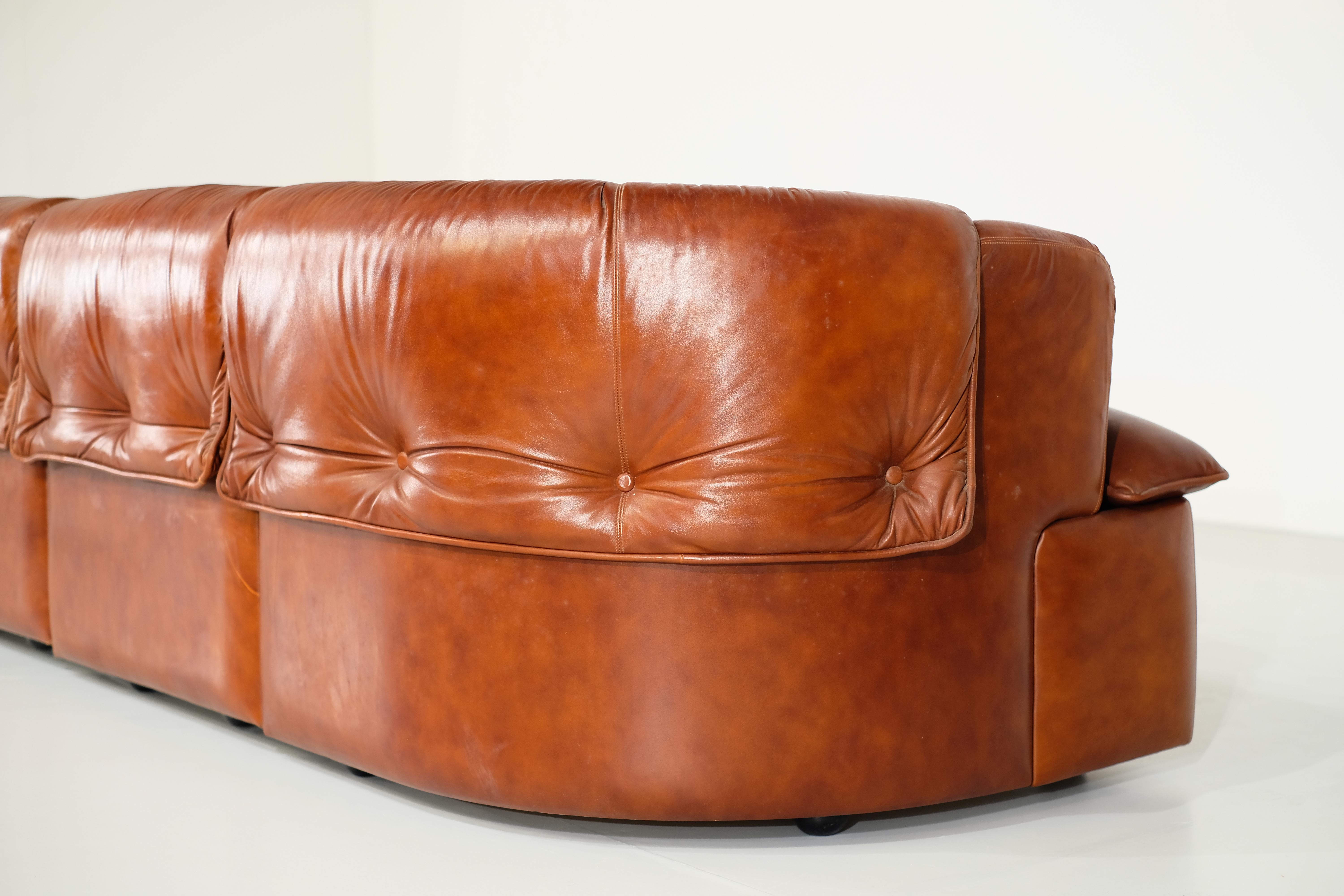 Italian sofa in cognac leather - 1960s 4