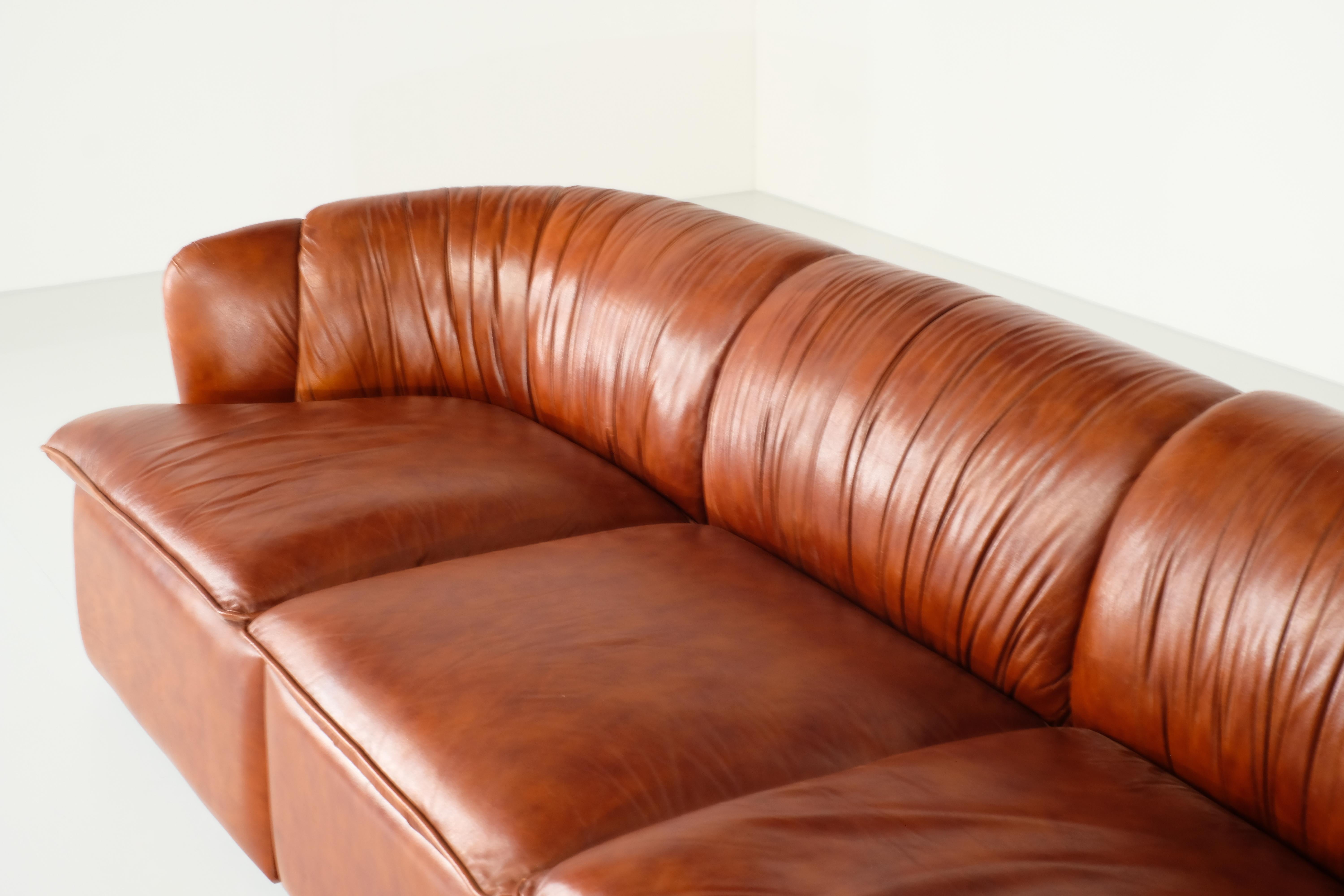 20th Century Italian sofa in cognac leather - 1960s