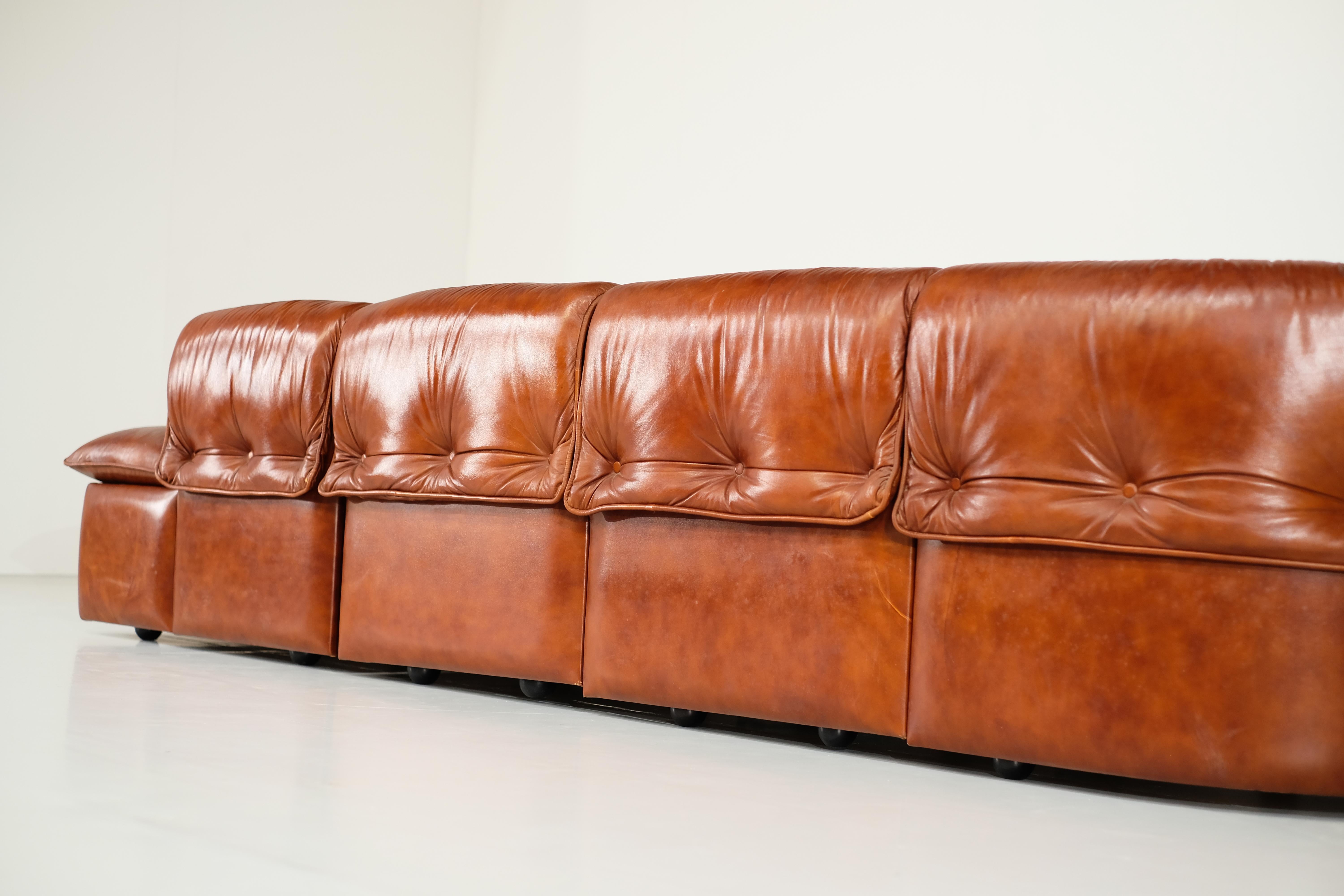 Italian sofa in cognac leather - 1960s 3