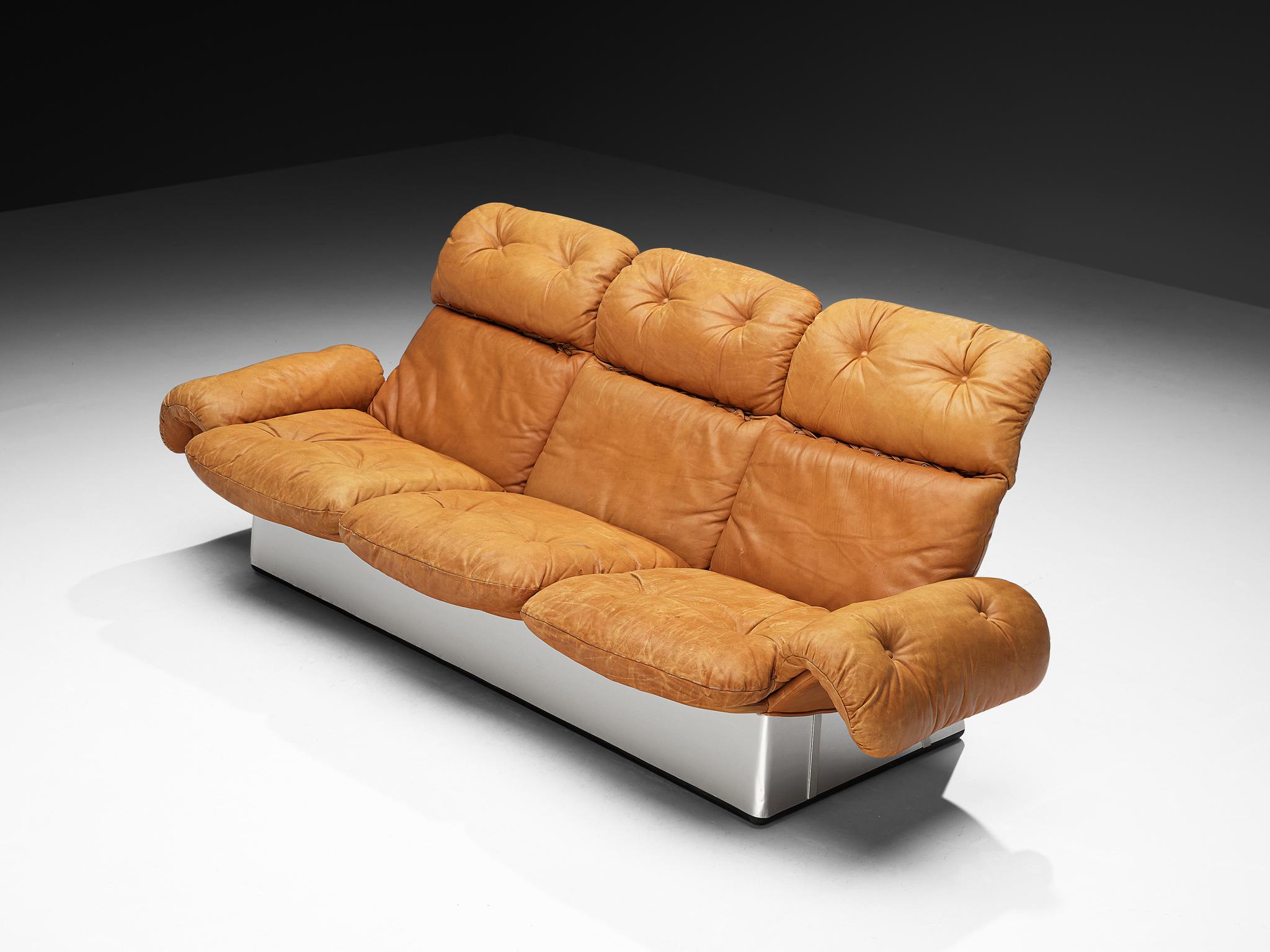 italien Italian Sofa in Cognac Leather and Aluminum en vente