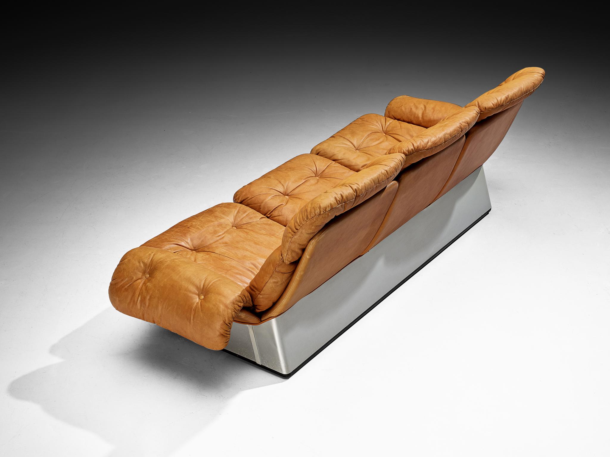Aluminium Italian Sofa in Cognac Leather and Aluminum en vente