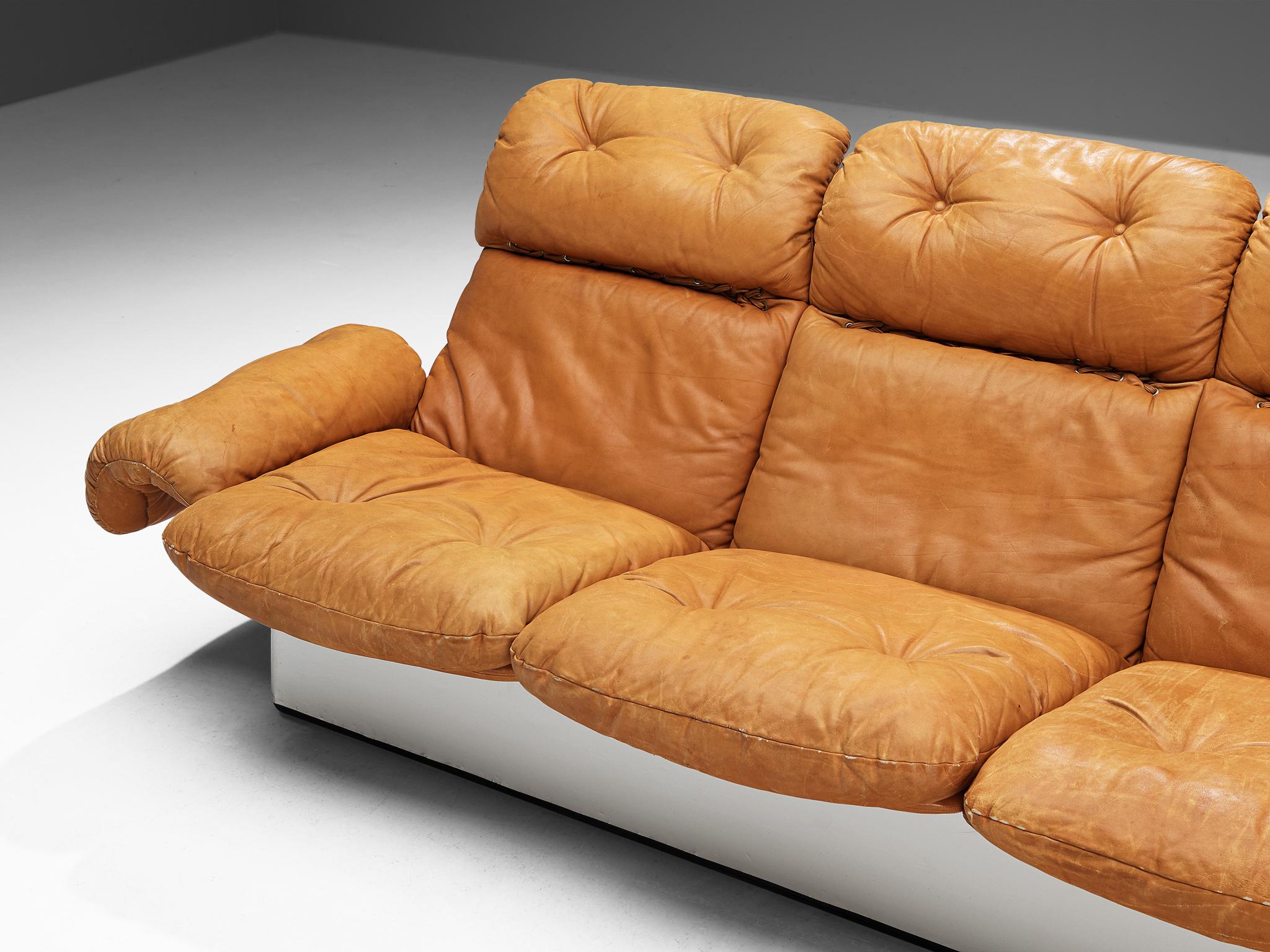 Italienisches Sofa aus cognacfarbenem Leder und Aluminium  im Angebot 3