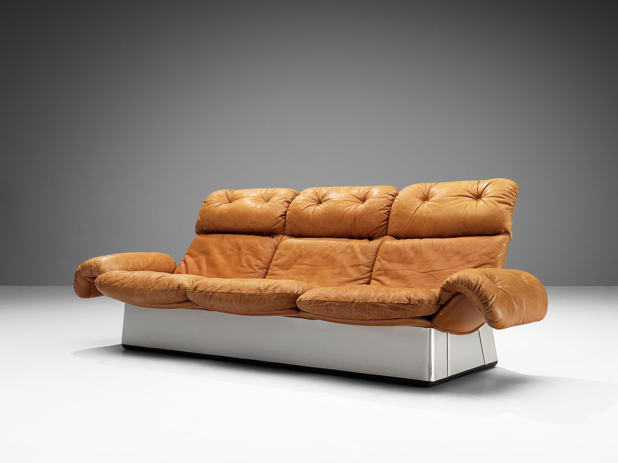 Italienisches Sofa aus cognacfarbenem Leder und Aluminium  im Angebot 4