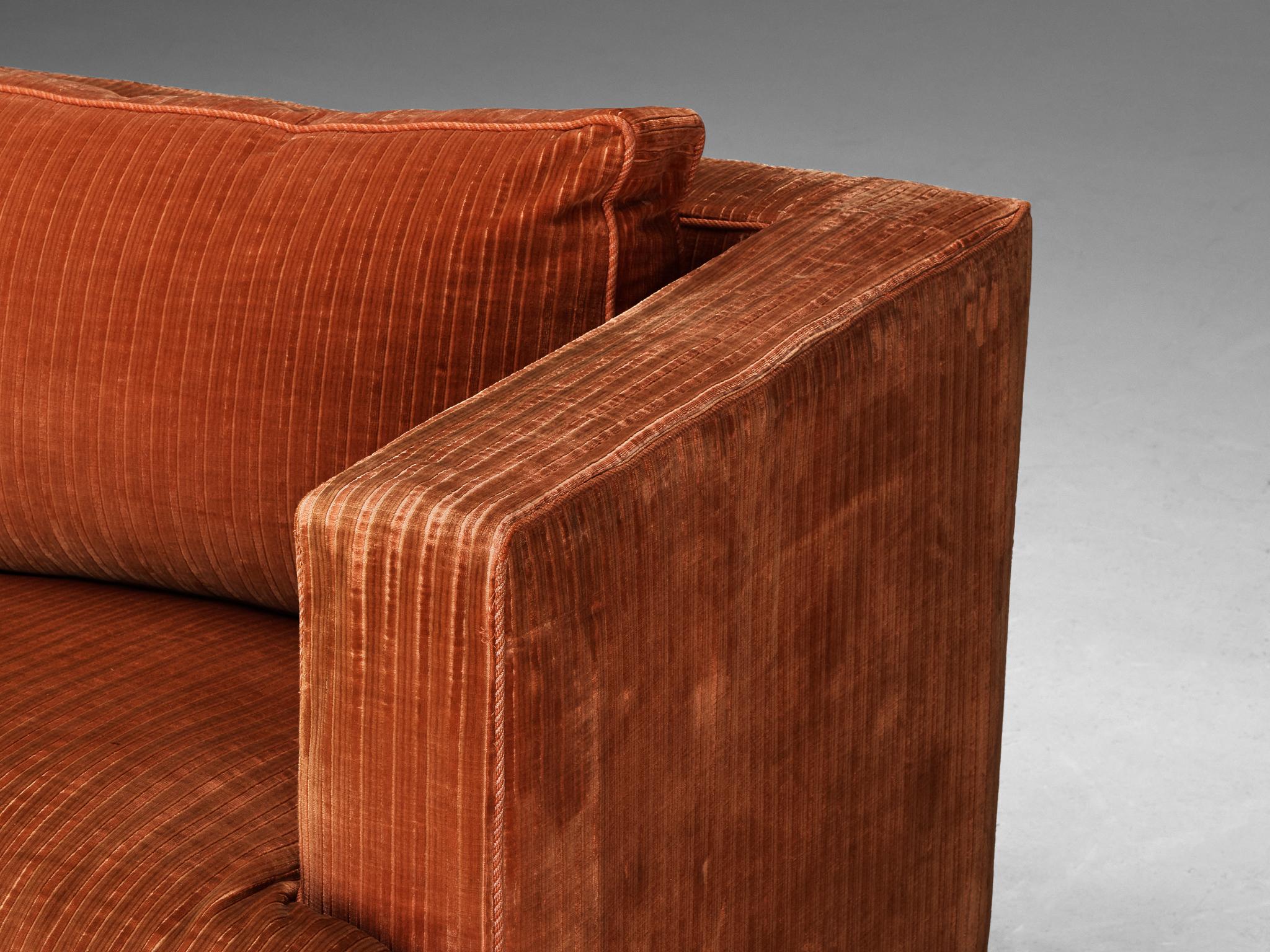 Italian Sofa in Peach Corduroy Velvet  For Sale 5