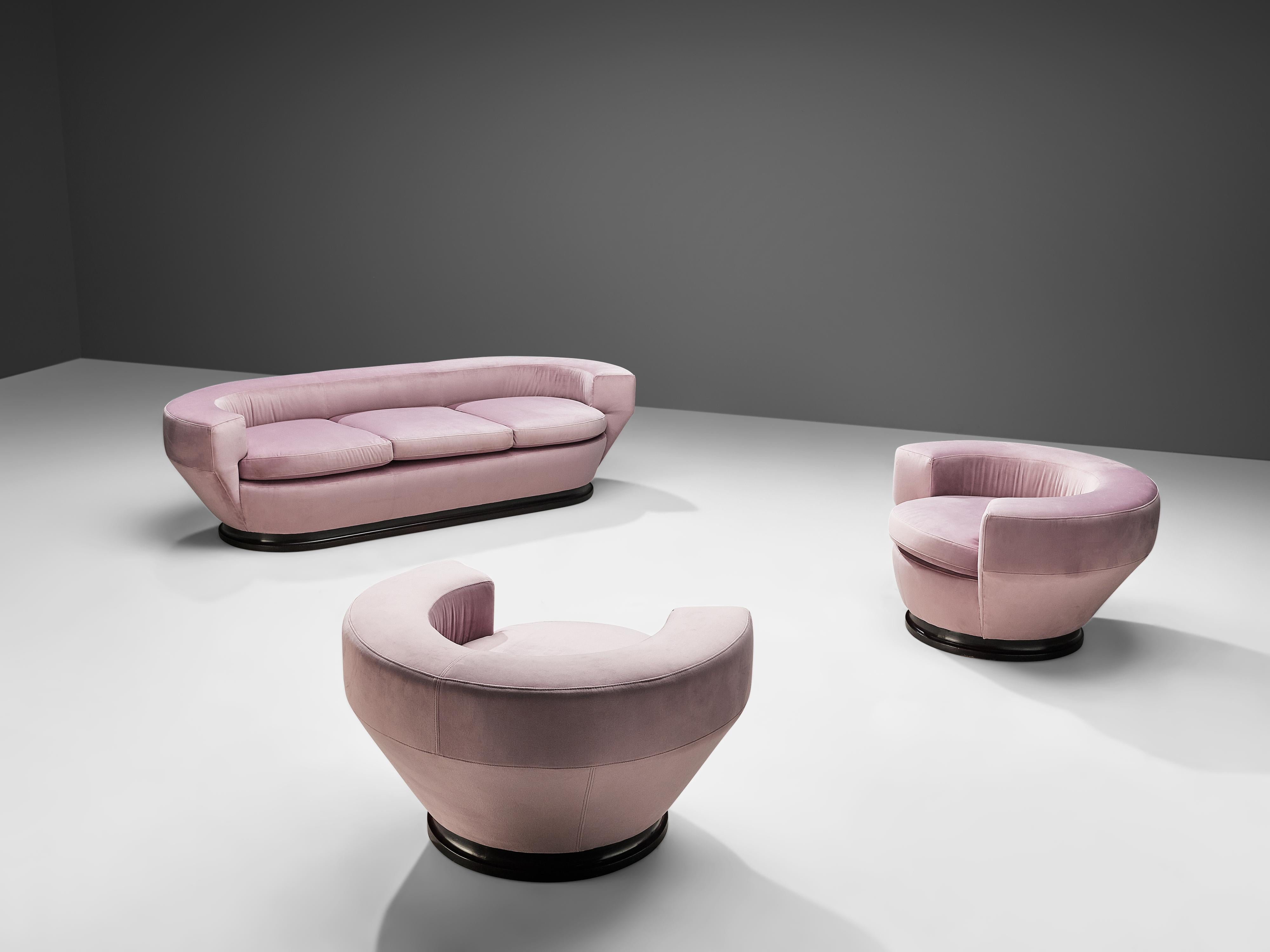 Divano italiano con tappezzeria rosa tenue 4