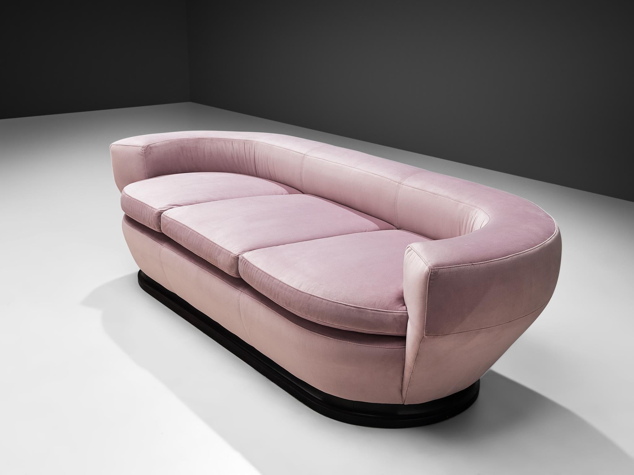 Italian Sofa in Soft Pink Ultrasuede In Good Condition In Waalwijk, NL