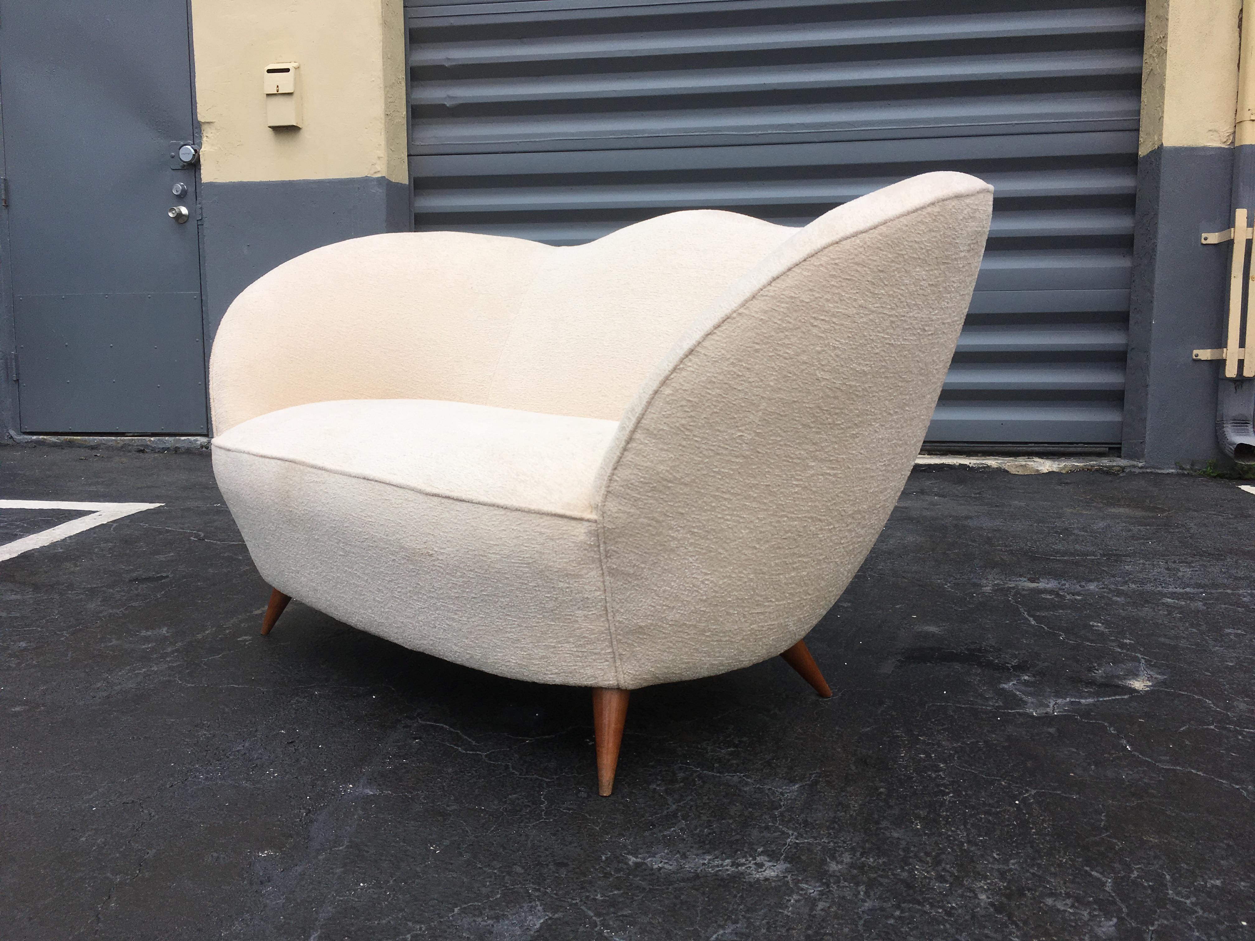 Italian Sofa in the Style of Gio Ponti, 1950s For Sale 2