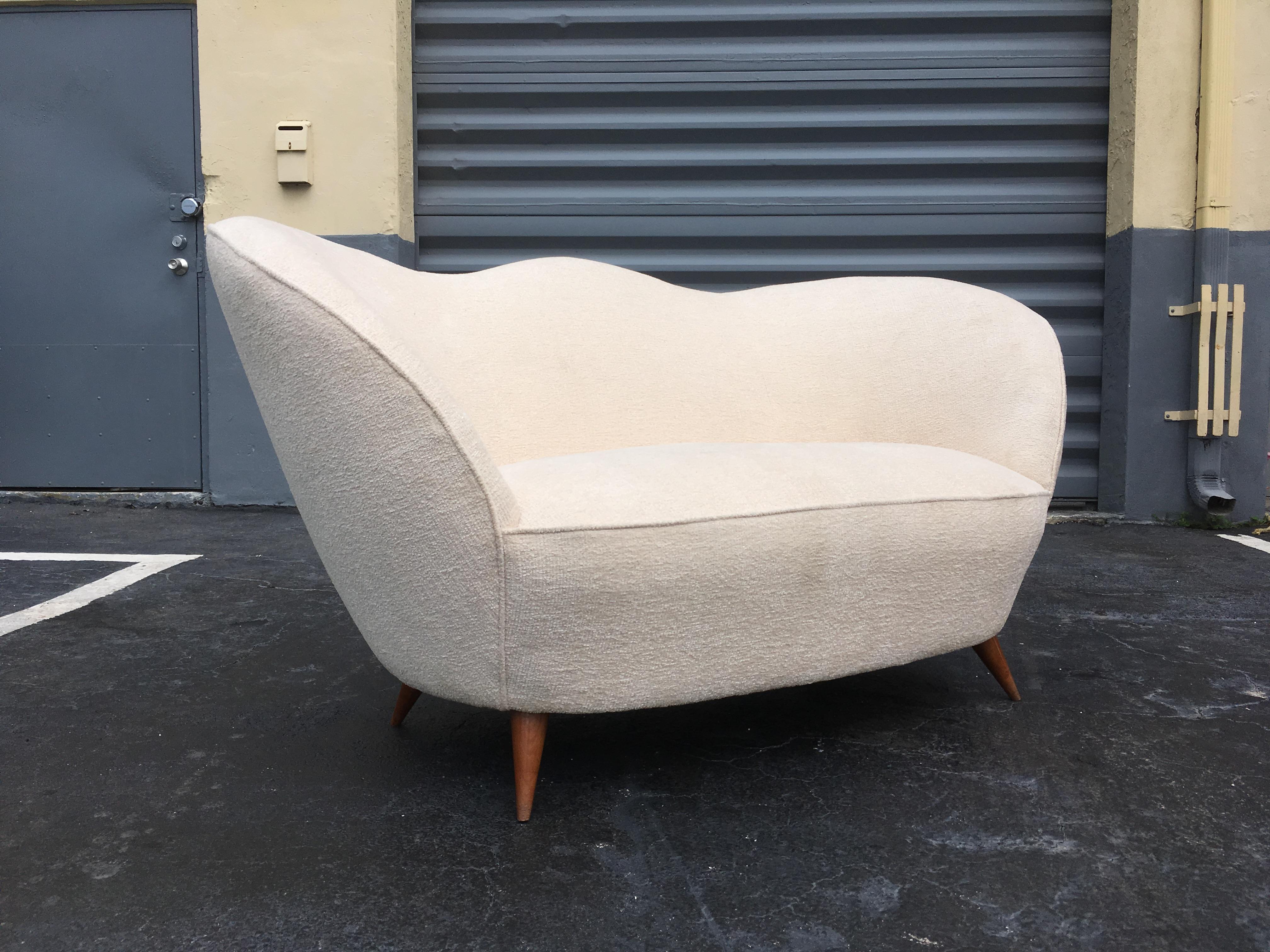 Italian Sofa in the Style of Gio Ponti, 1950s For Sale 3