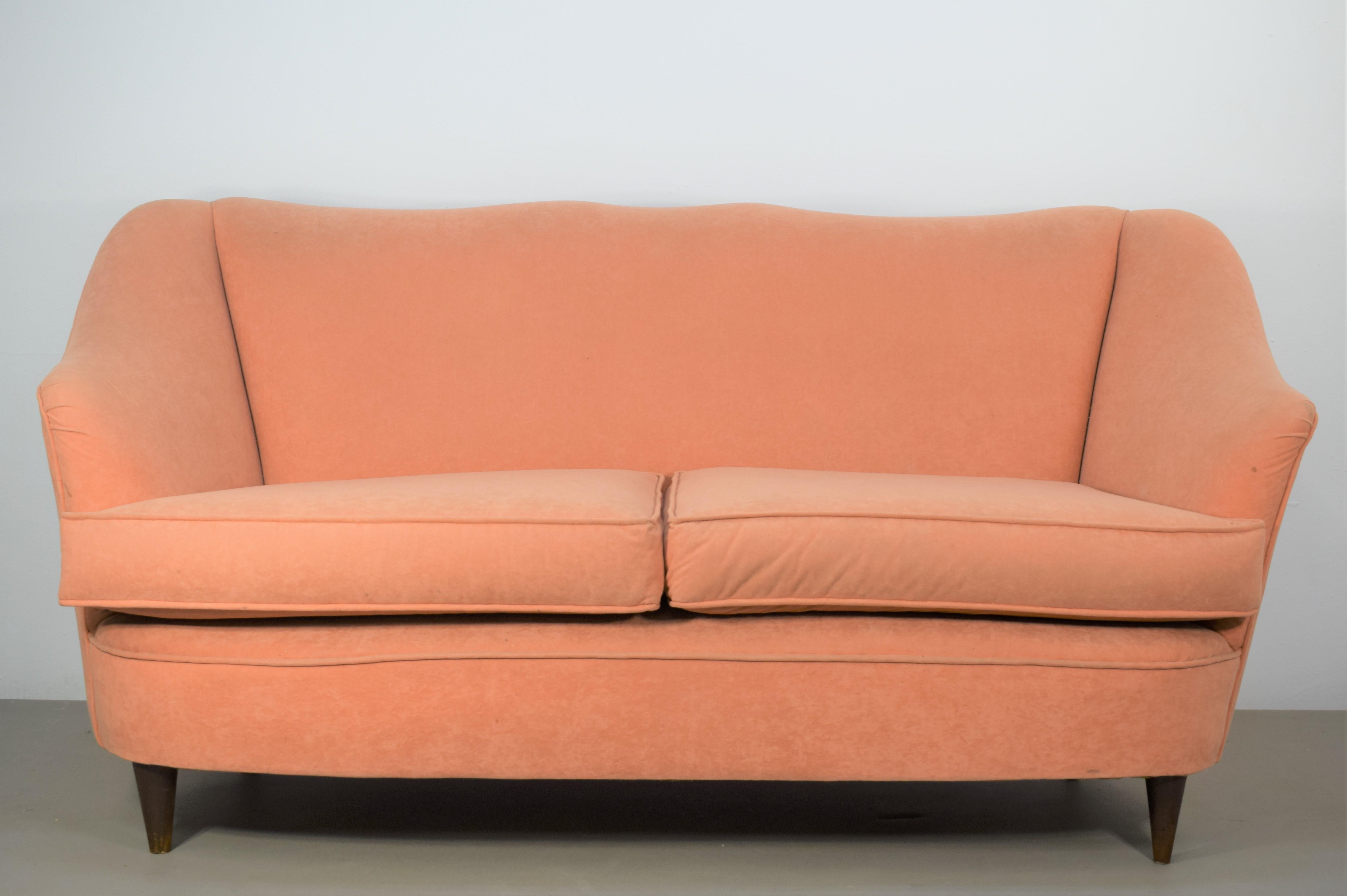 Italienisches Sofa im Stil von Gio Ponti für Casa e Giardino, 1950er-Jahre (Moderne der Mitte des Jahrhunderts) im Angebot