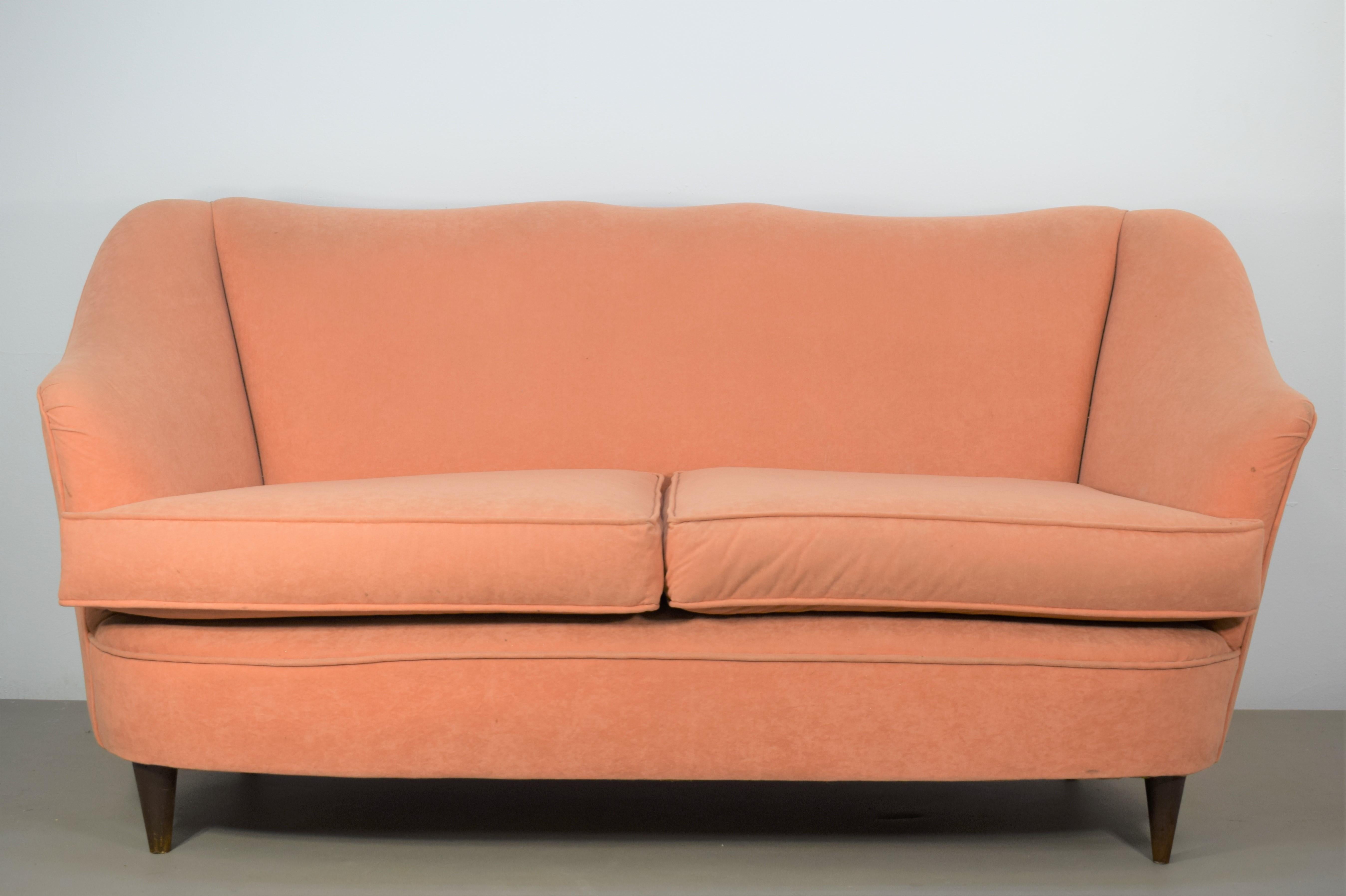 Mid-Century Modern Italian Sofa in the Style of Gio Ponti for Casa E Giardino, 1950s For Sale