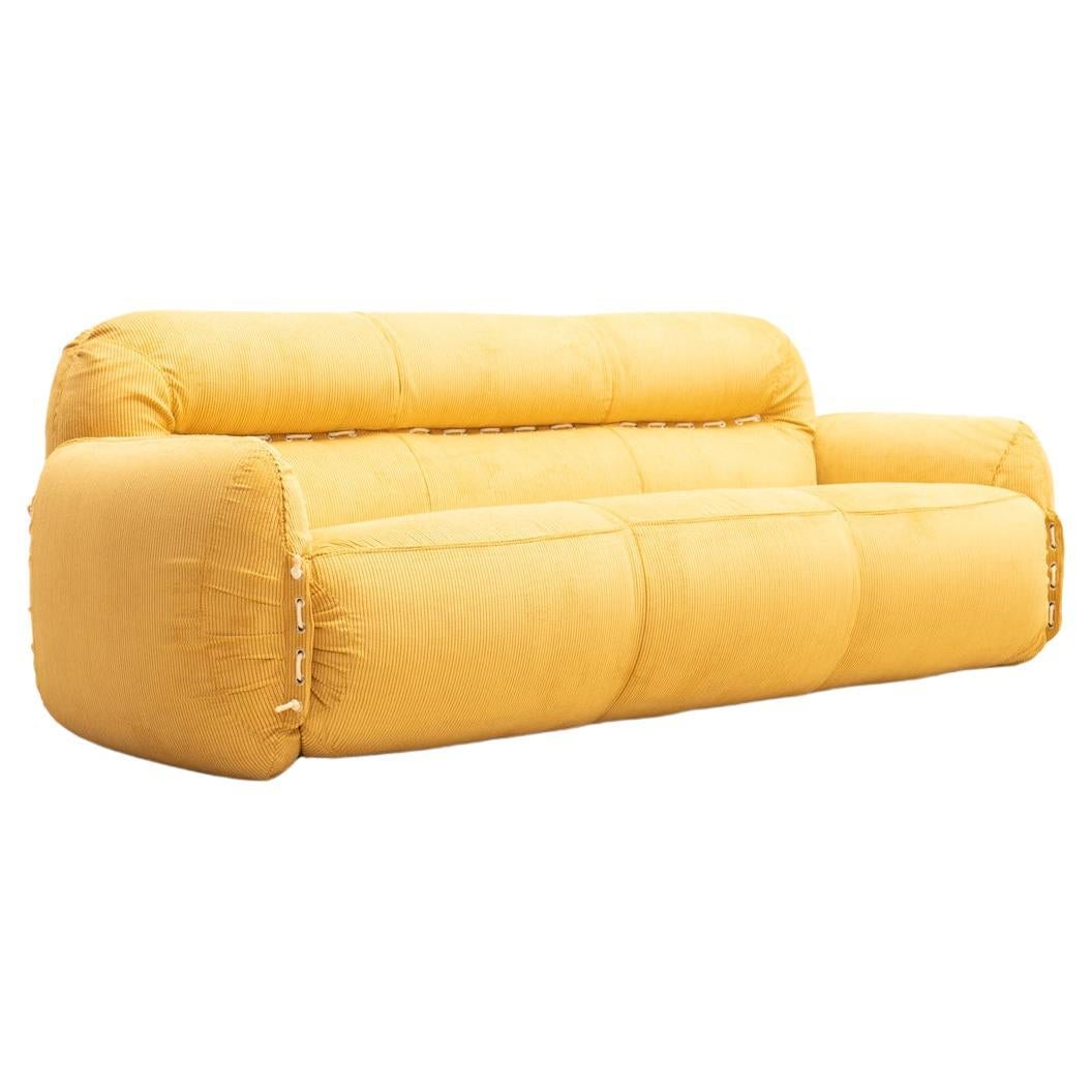 Italian sofa in yellow velvet, 1970s For Sale