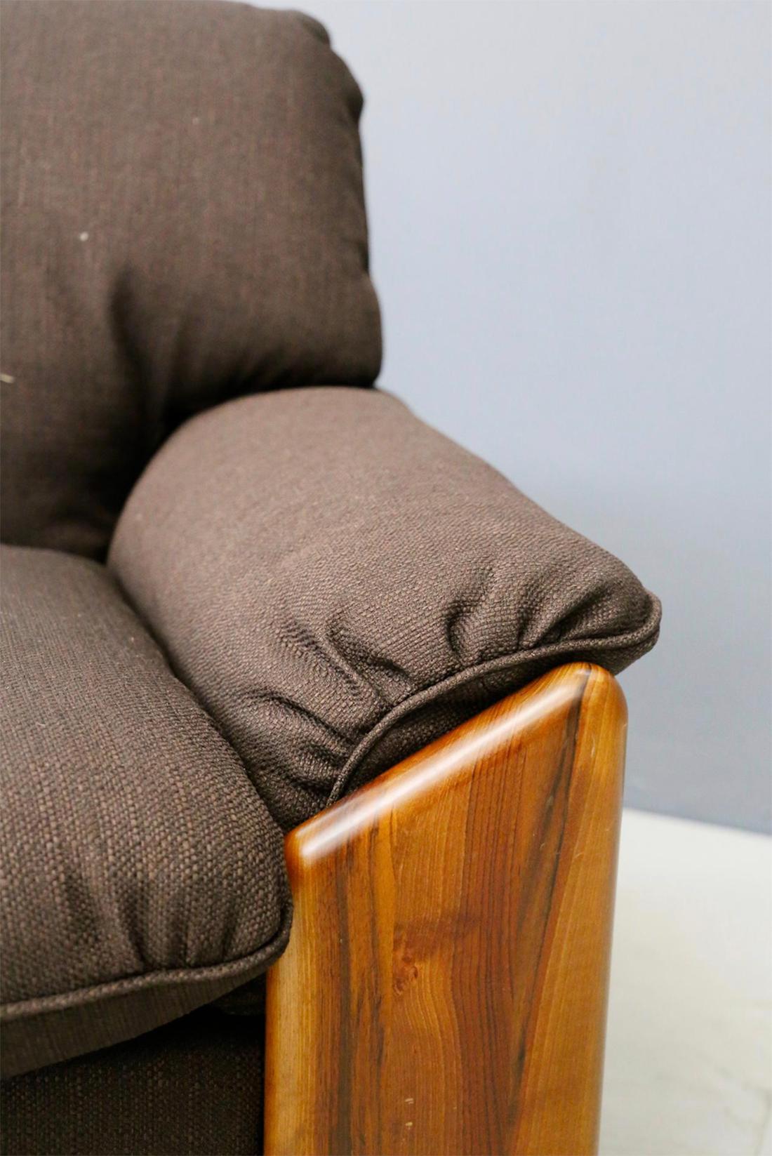 Italian Sofa Sapporo for Mobil Girgi in brown fabric im Angebot 4