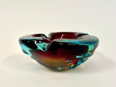 Posacenere italiano in vetro artistico tricolore a forma morbida di Alfredo Barbini per Murano