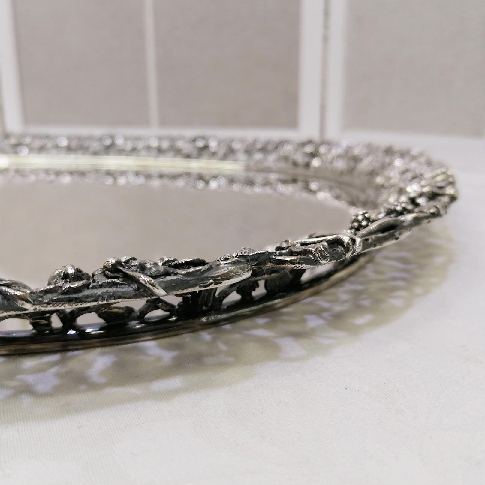 Italian Sold 800 Silver big Tray with Fruit Edge in vendita 2